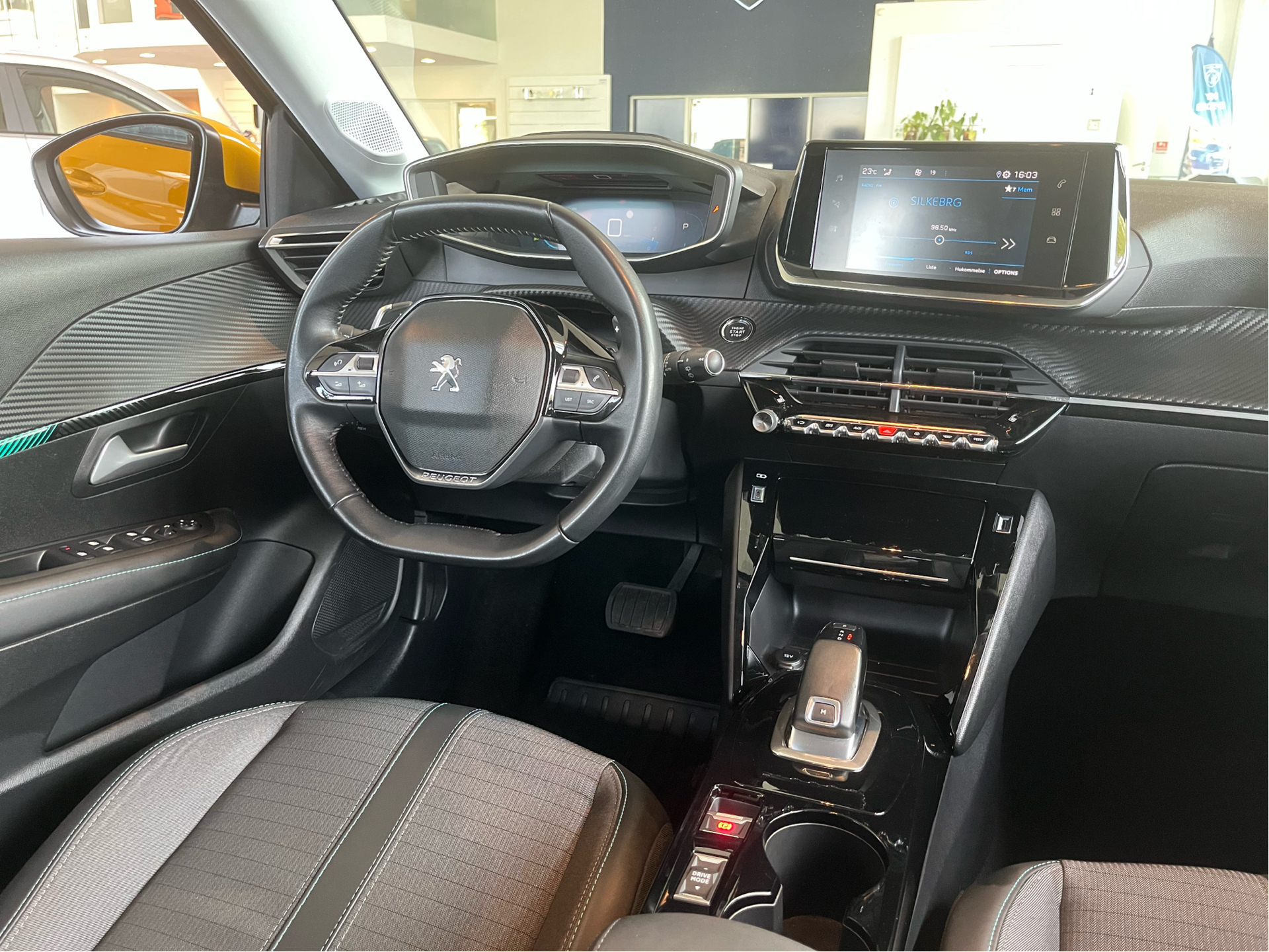 Billede af Peugeot 208 1,2 PureTech Allure EAT8 100HK 5d 8g Aut.