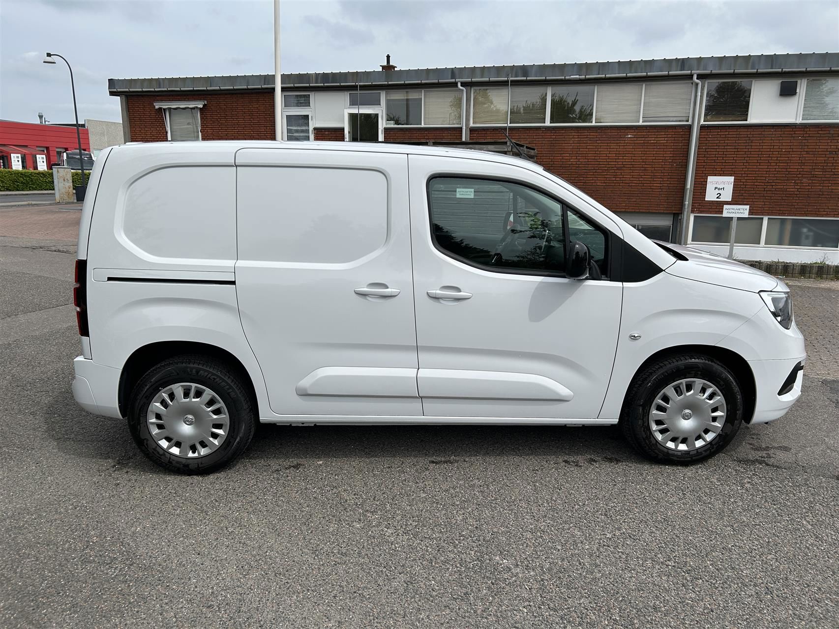 Billede af Opel Combo-e Van Combo-e L1V1 Innovation+ 50 kWh 136 50 kWh 136 L1