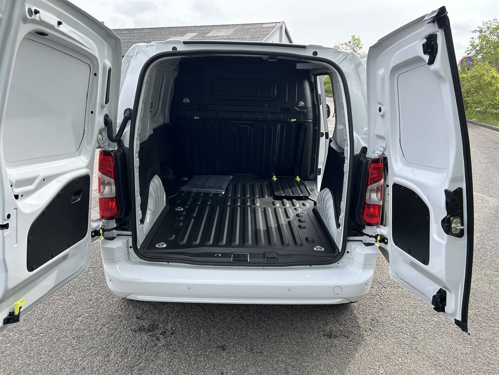 Billede af Opel Combo-e Van Combo-e L1V1 Innovation+ 50 kWh 136 50 kWh 136 L1