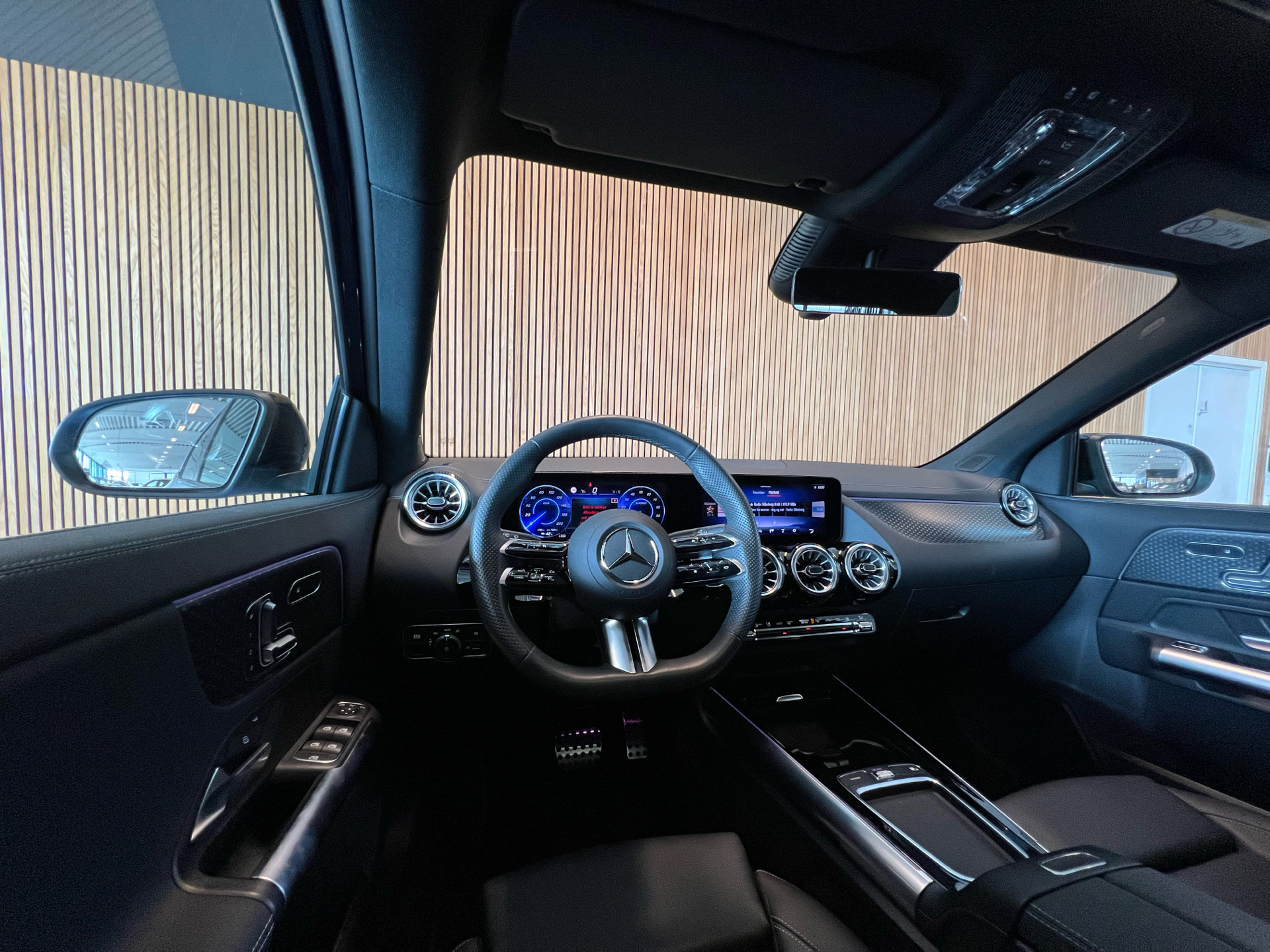 Billede af Mercedes-Benz EQA 350 EL AMG Premium Plus 4Matic 292HK 5d Aut.