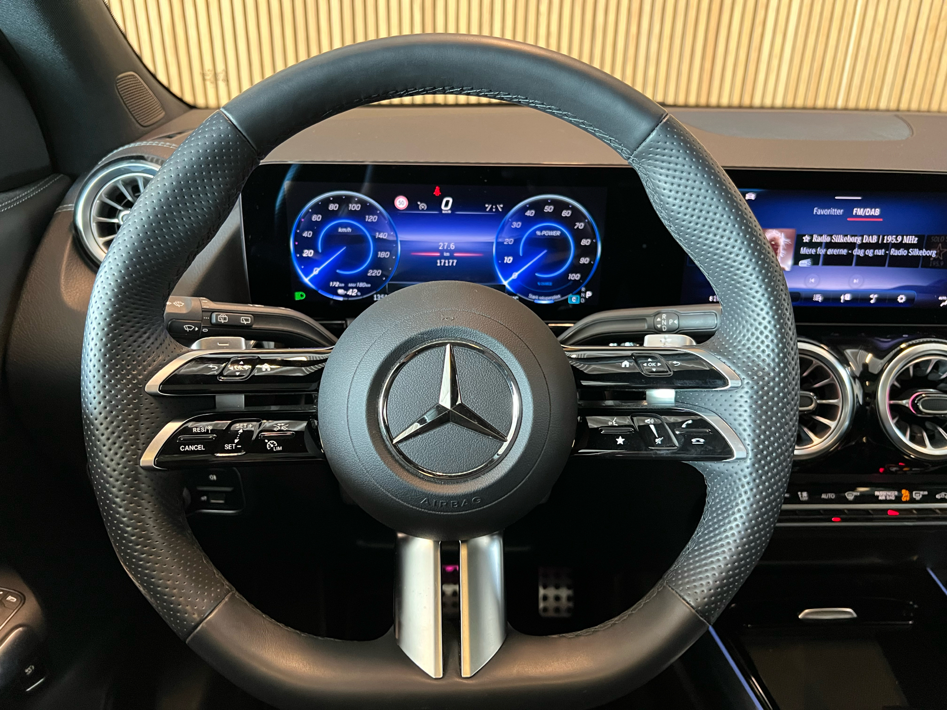 Billede af Mercedes-Benz EQA 350 EL AMG Premium Plus 4Matic 292HK 5d Aut.