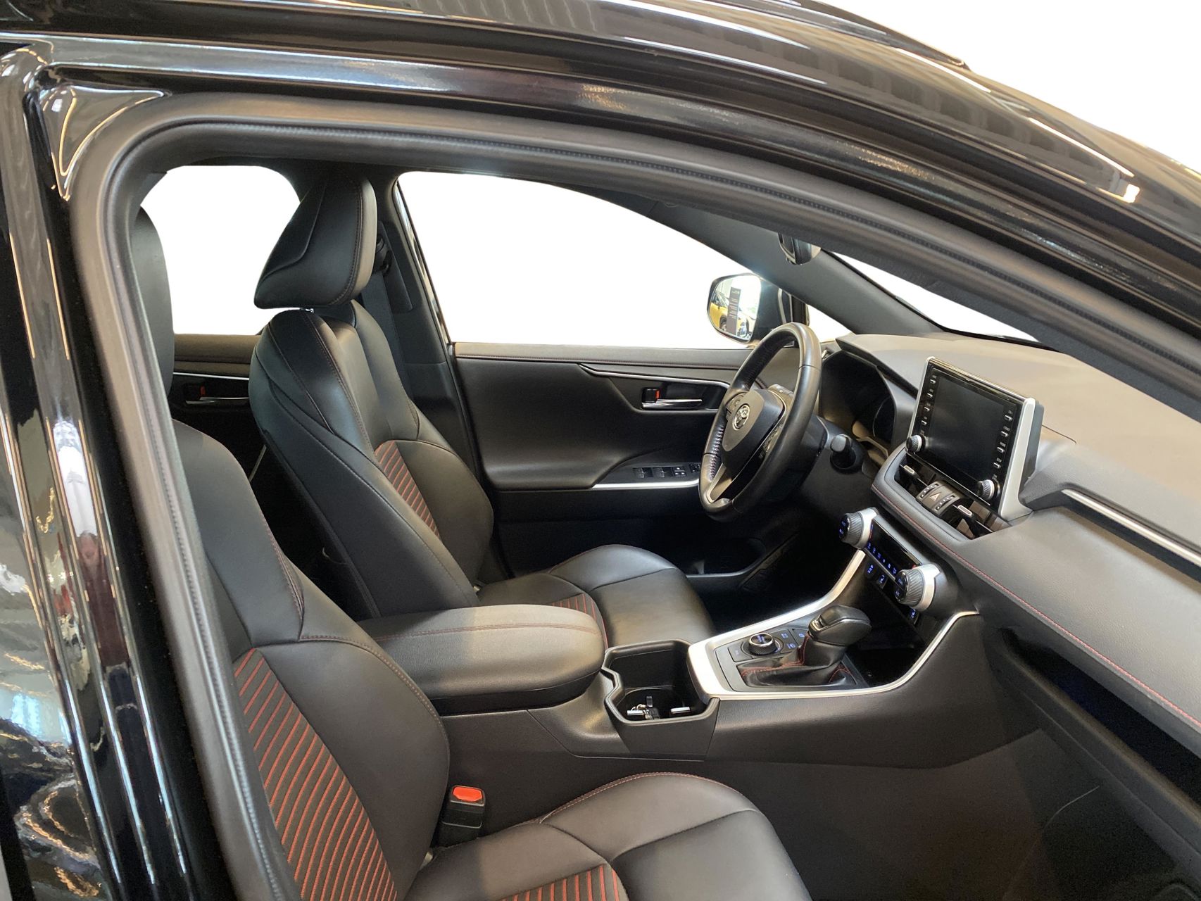 Billede af Toyota RAV4 Plug-in 2,5 Plugin-hybrid Active Comfort AWD 306HK 5d 6g Aut.