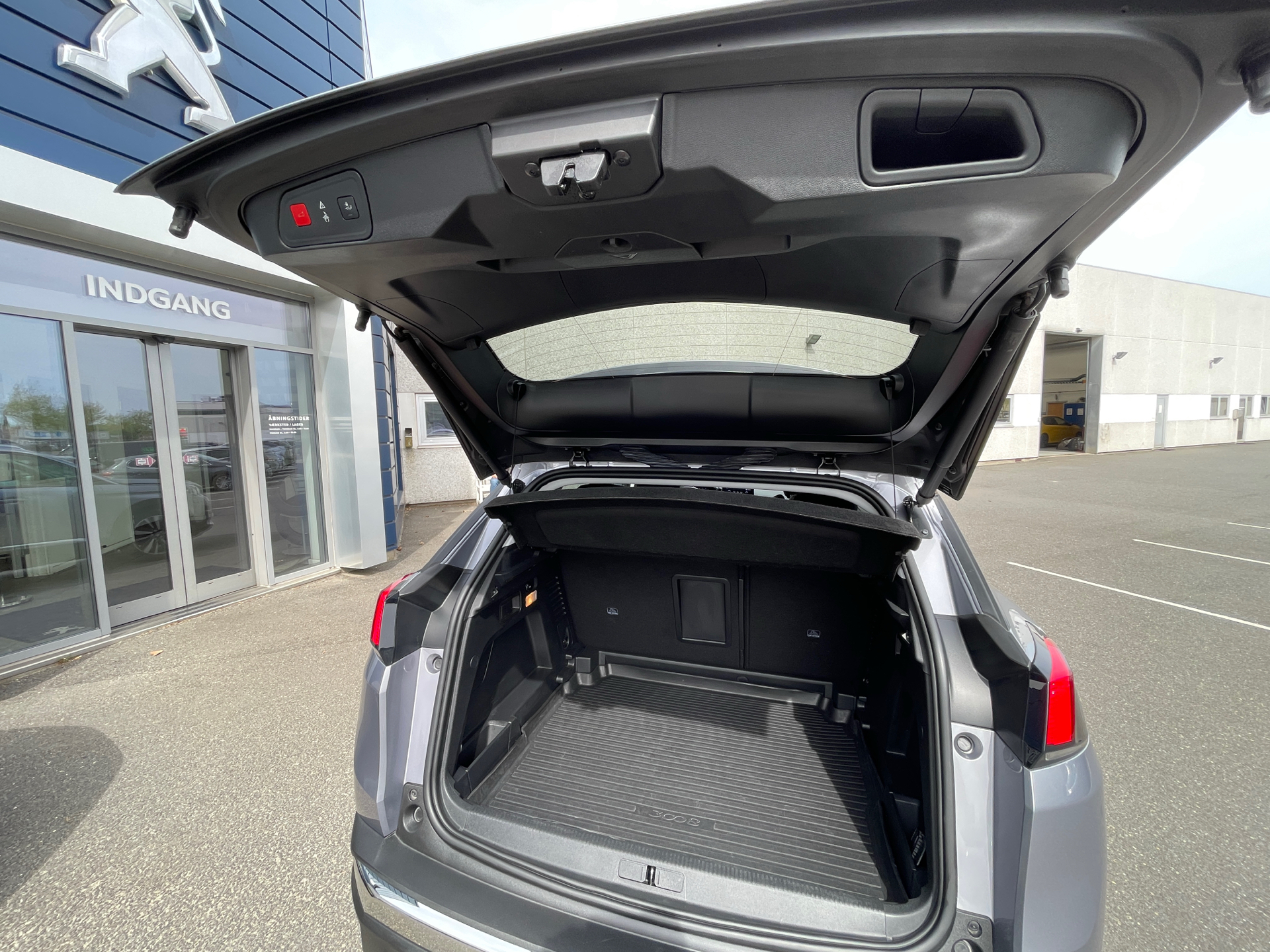 Billede af Peugeot 3008 1,5 BlueHDi Allure LTD EAT8 130HK 5d 8g Aut.