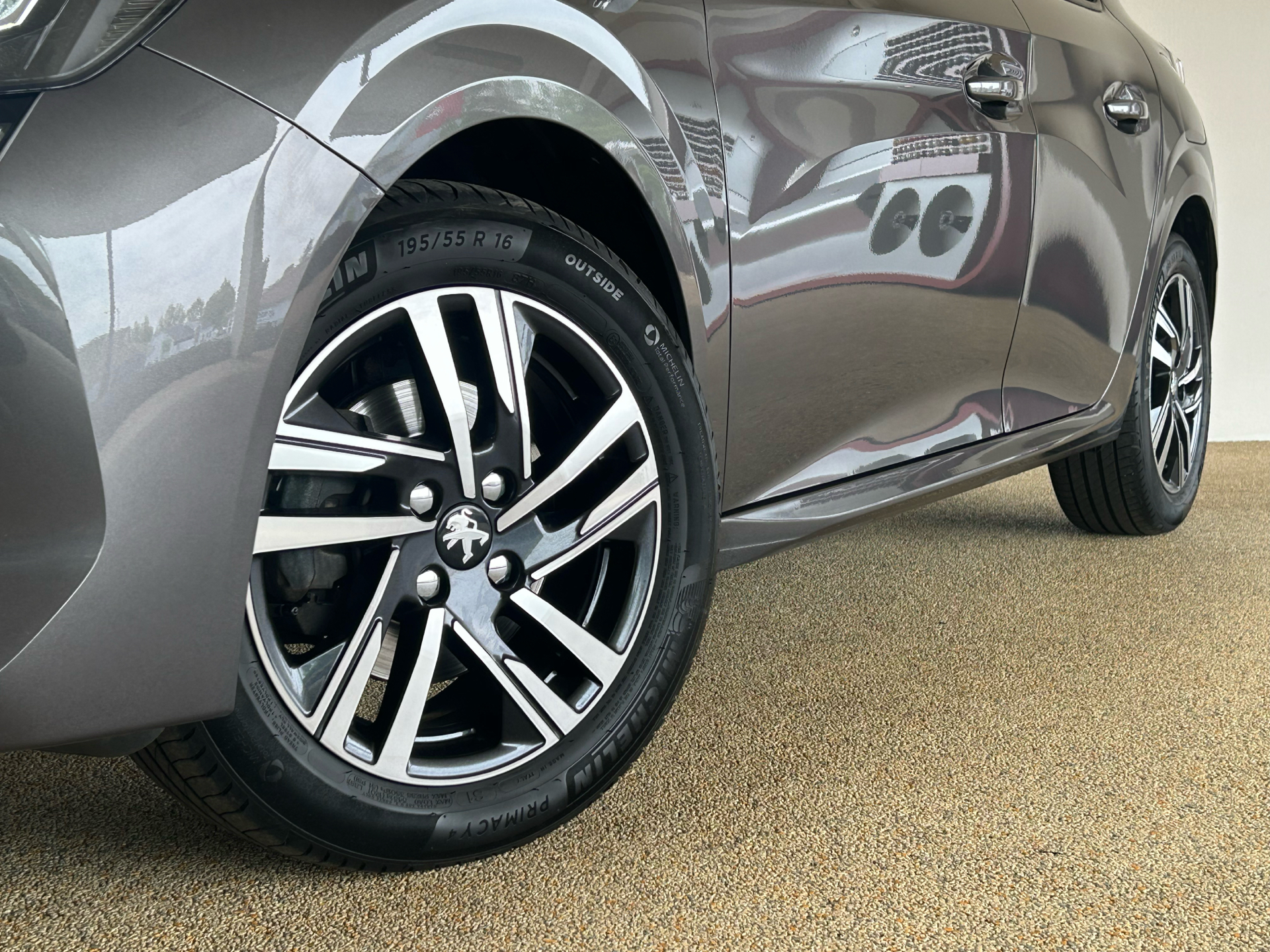 Billede af Peugeot 208 1,2 PureTech Platin Pack 100HK 5d 6g