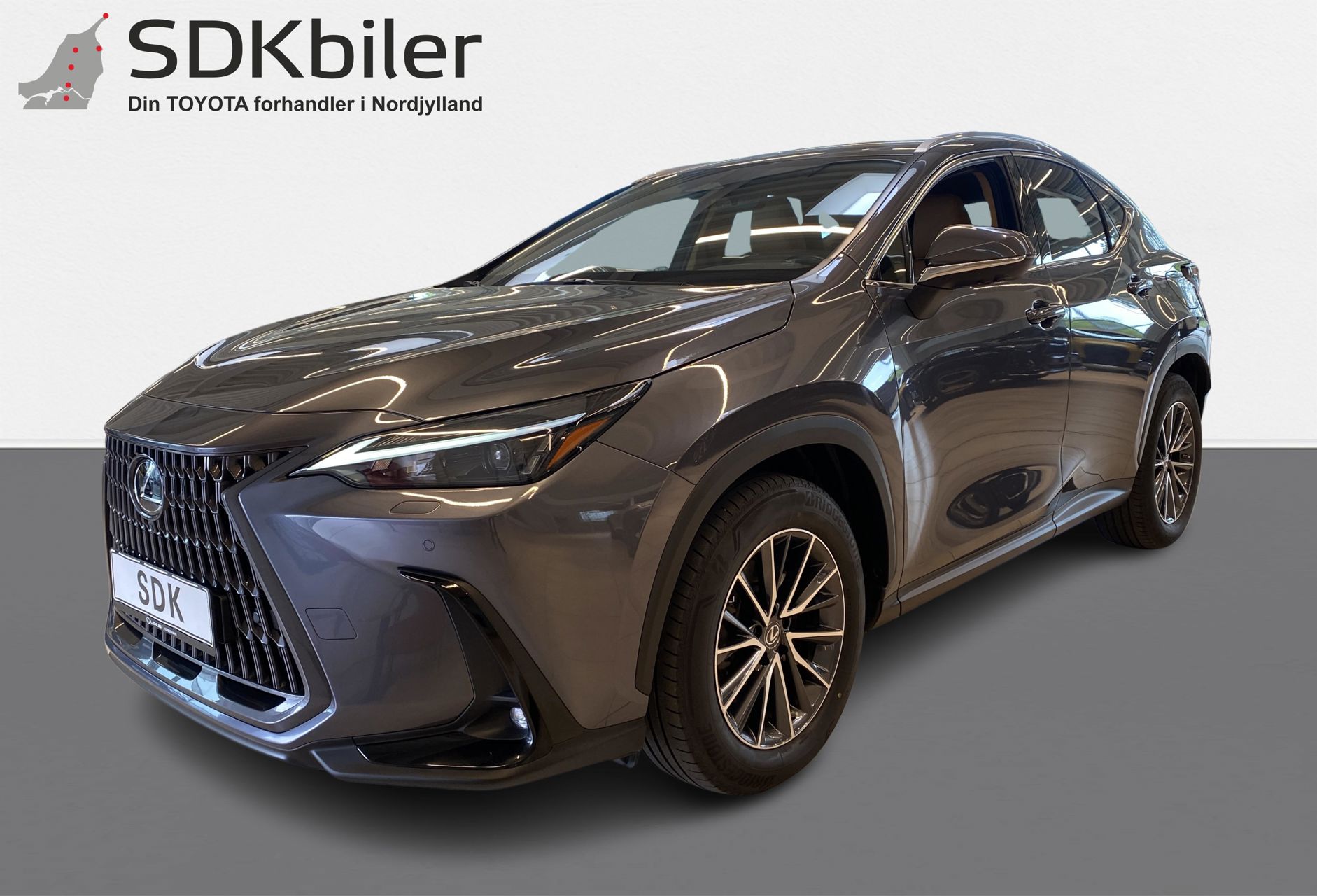 Billede af Lexus NX 450h+ 2,5 Plugin-hybrid Executive 4WD 309HK 5d Trinl. Gear