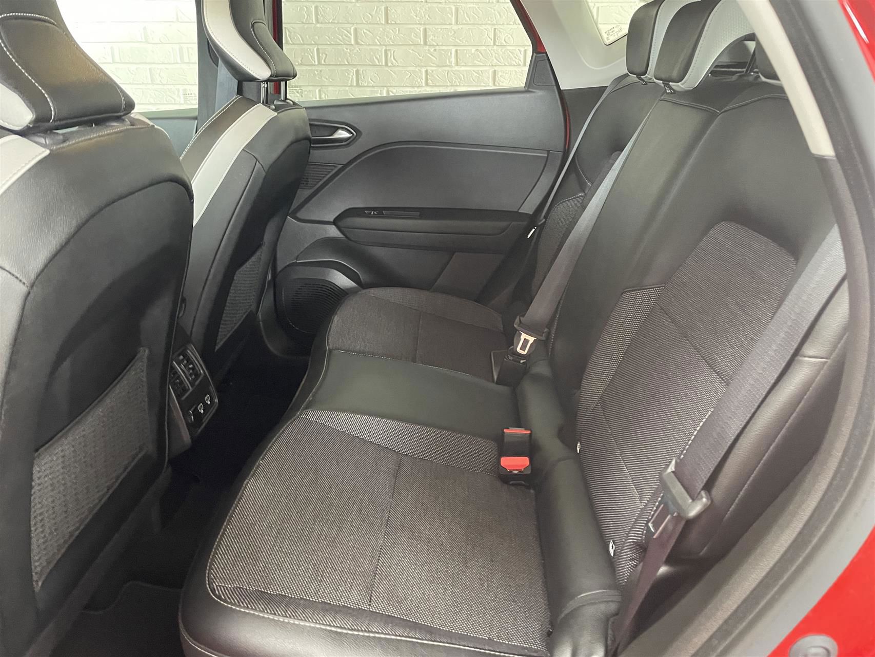 Billede af Renault Captur 1,6 E-TECH  Plugin-hybrid Intens 160HK 5d Aut.