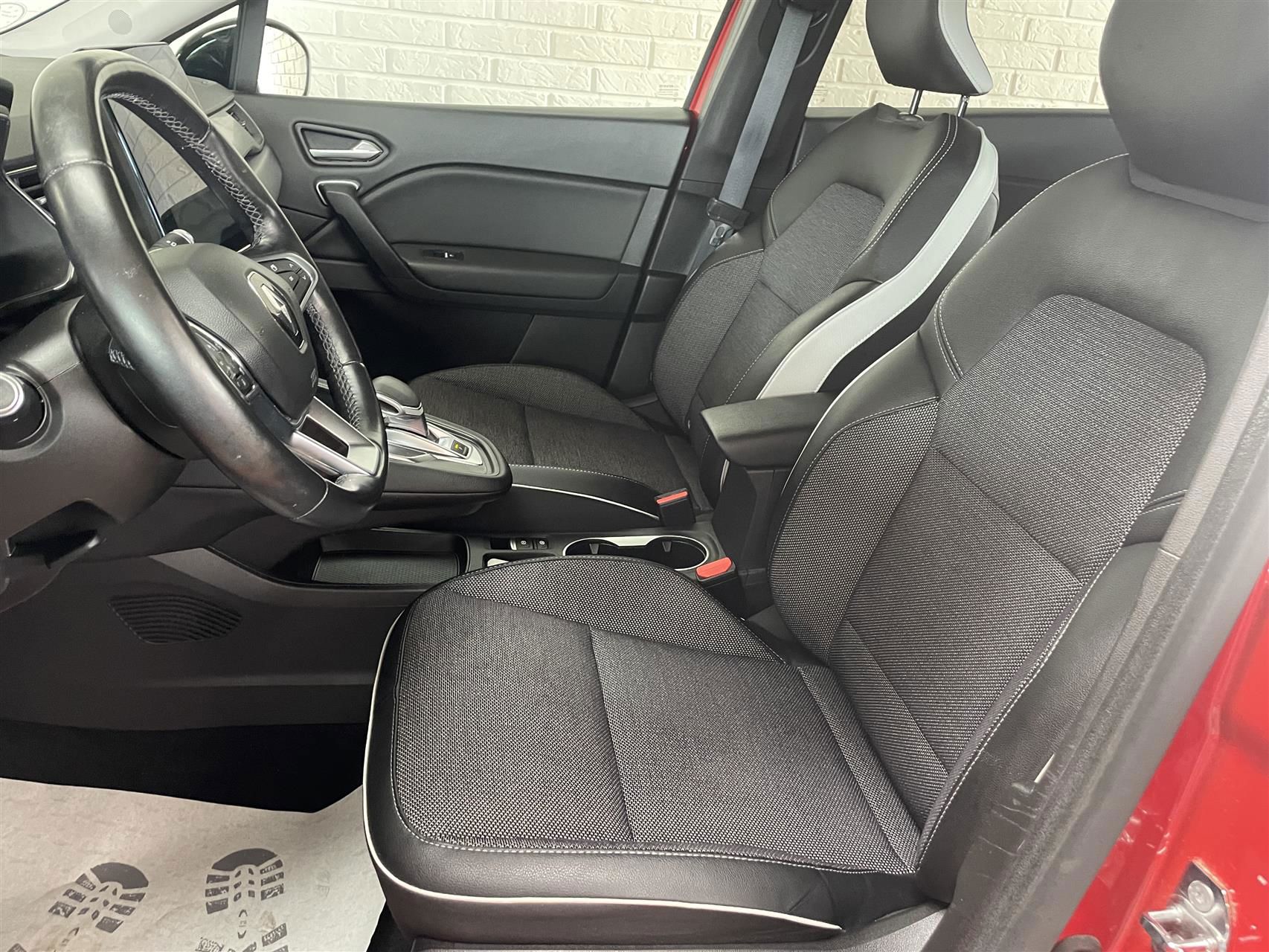 Billede af Renault Captur 1,6 E-TECH  Plugin-hybrid Intens 160HK 5d Aut.