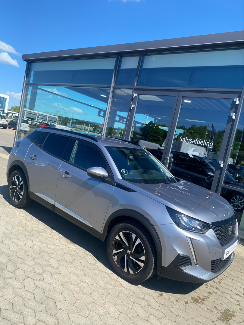 Billede af Peugeot 2008 1,2 PureTech Allure+ Navi EAT8 130HK 5d 8g Aut.