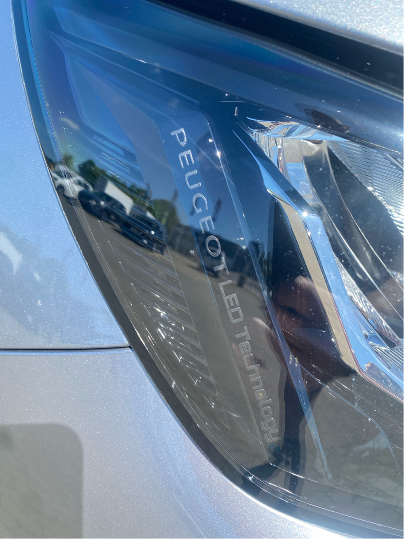 Billede af Peugeot 2008 1,2 PureTech Allure+ Navi EAT8 130HK 5d 8g Aut.