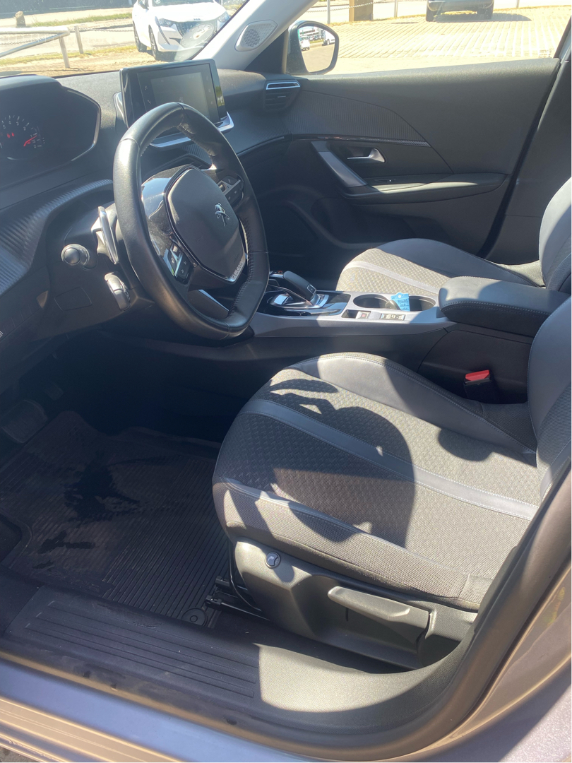 Billede af Peugeot 2008 1,2 PureTech Allure+ Navi EAT8 130HK 5d 8g Aut.