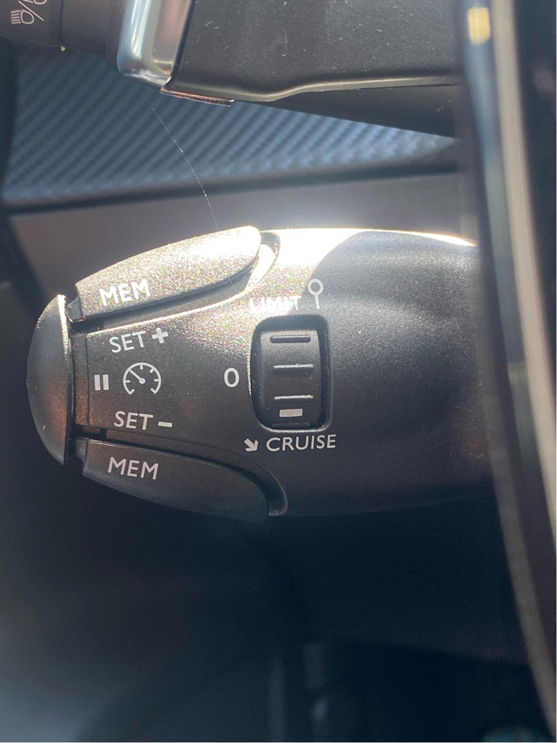 Billede af Peugeot 2008 1,2 PureTech Allure+ Navi EAT8 130HK 5d 8g Aut.