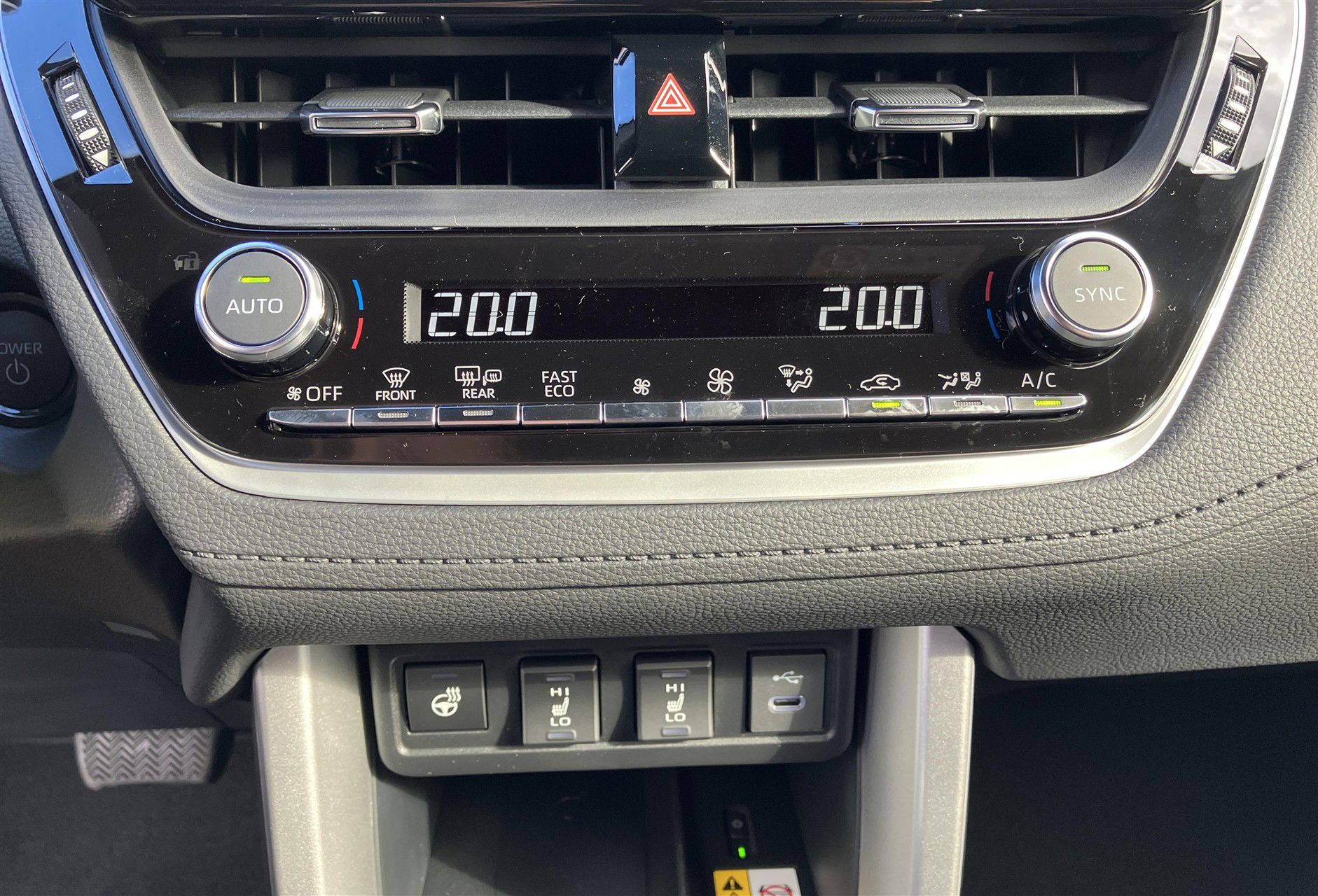 Billede af Toyota Corolla Cross 1,8 Hybrid Style Comfort 140HK 5d Aut.