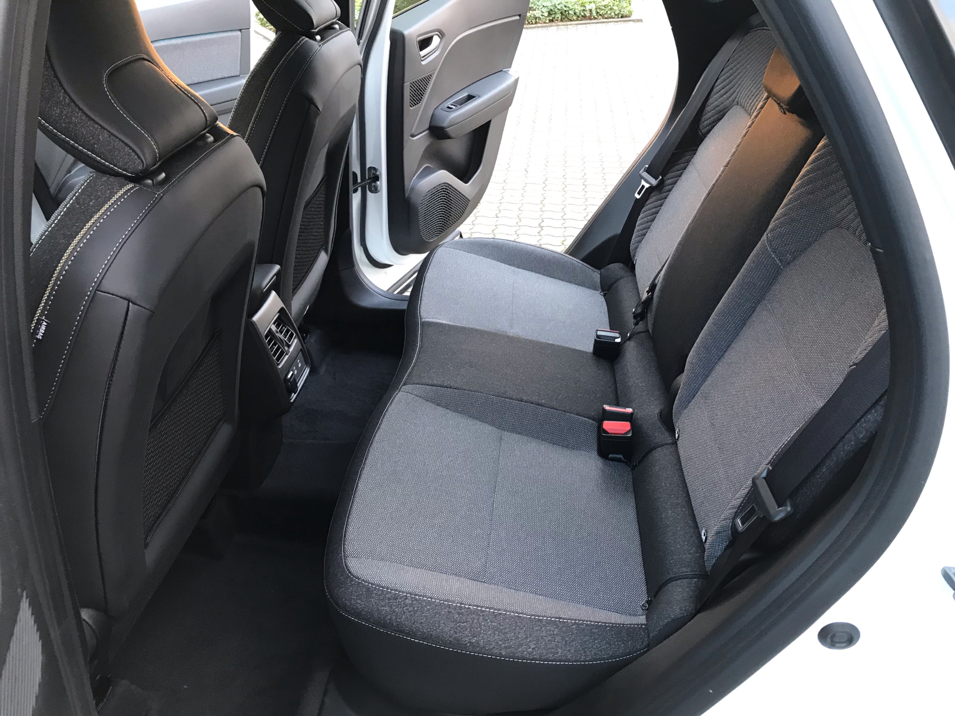 Billede af Renault Captur 1,3 TCE  Mild hybrid Techno 140HK 5d 6g
