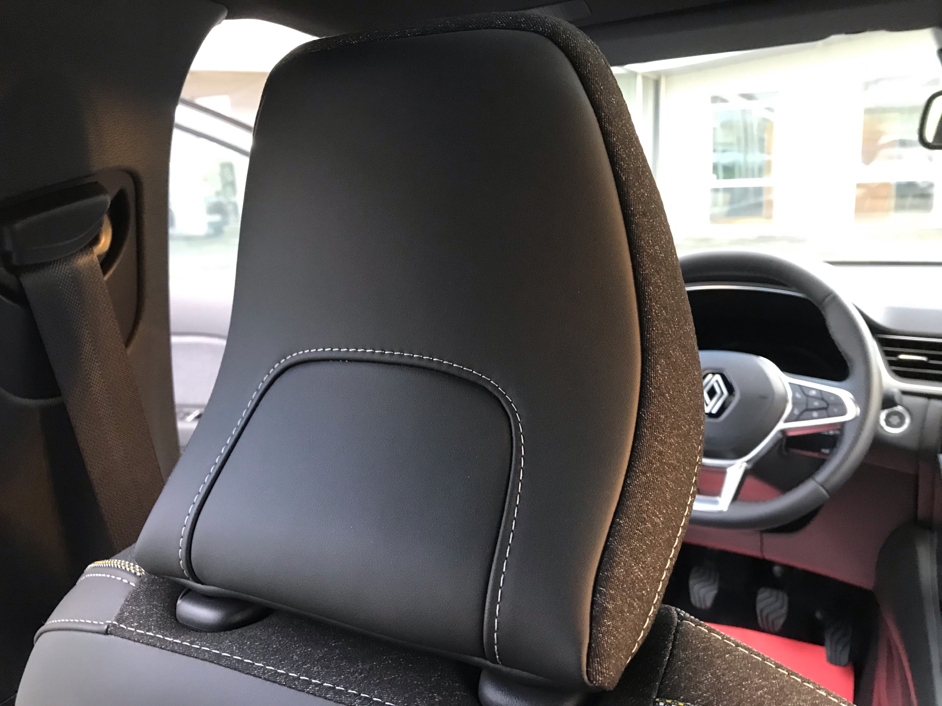 Billede af Renault Captur 1,3 TCE  Mild hybrid Techno 140HK 5d 6g
