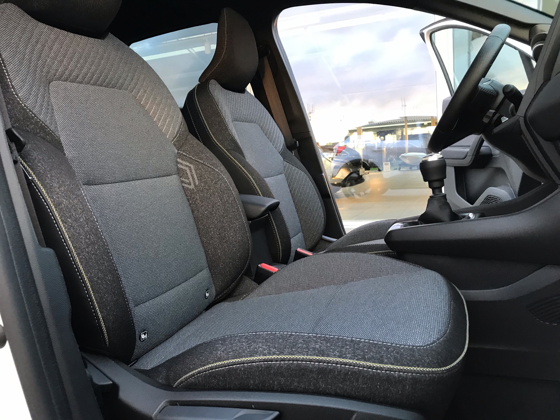 Billede af Renault Captur 1,3 TCE  Mild hybrid Techno 140HK 5d 6g
