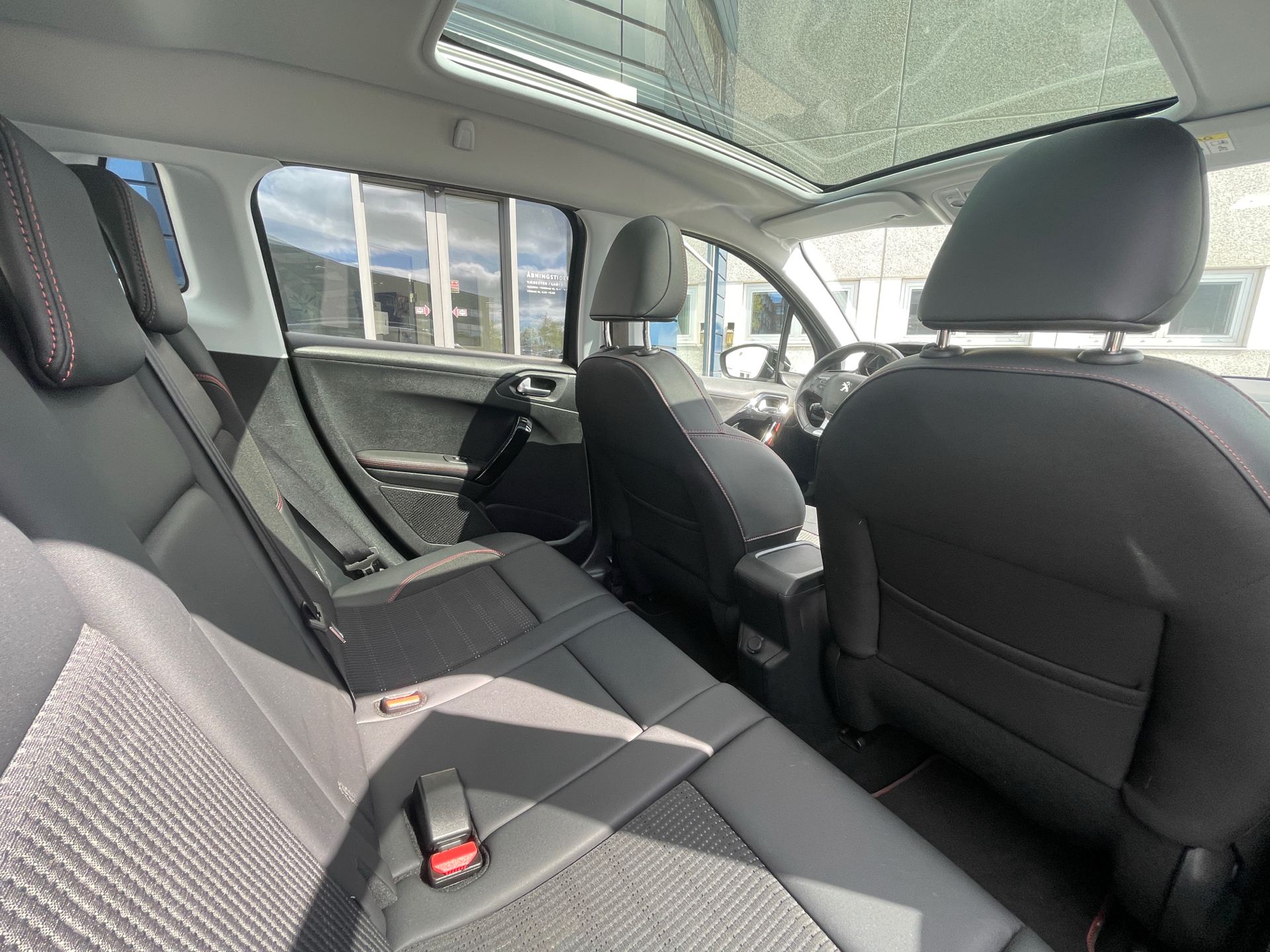 Billede af Peugeot 2008 1,5 BlueHDi GT Line Sky EAT6 120HK 5d 6g Aut.