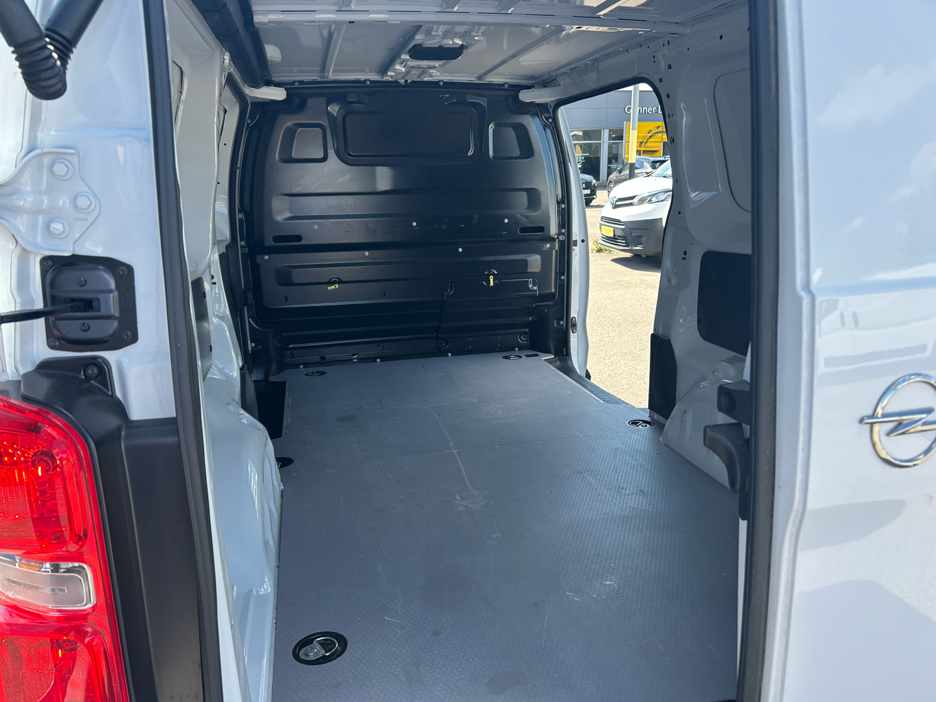 Billede af Opel Vivaro L3V2 2,0 BlueHDi Enjoy+ 145HK Van 6g