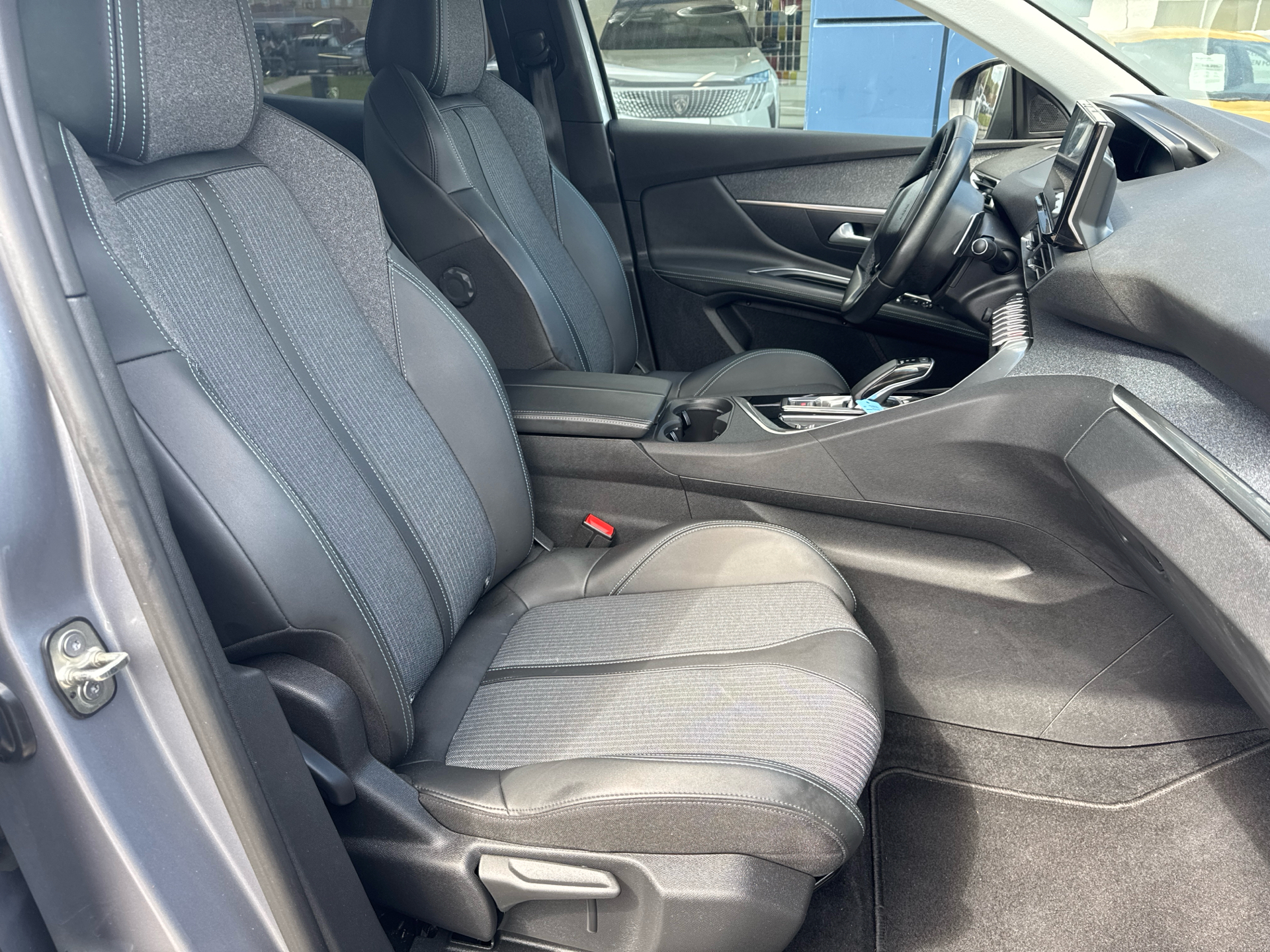 Billede af Peugeot 3008 1,6 PureTech  Plugin-hybrid Allure Pack EAT8 225HK 5d 8g Aut.