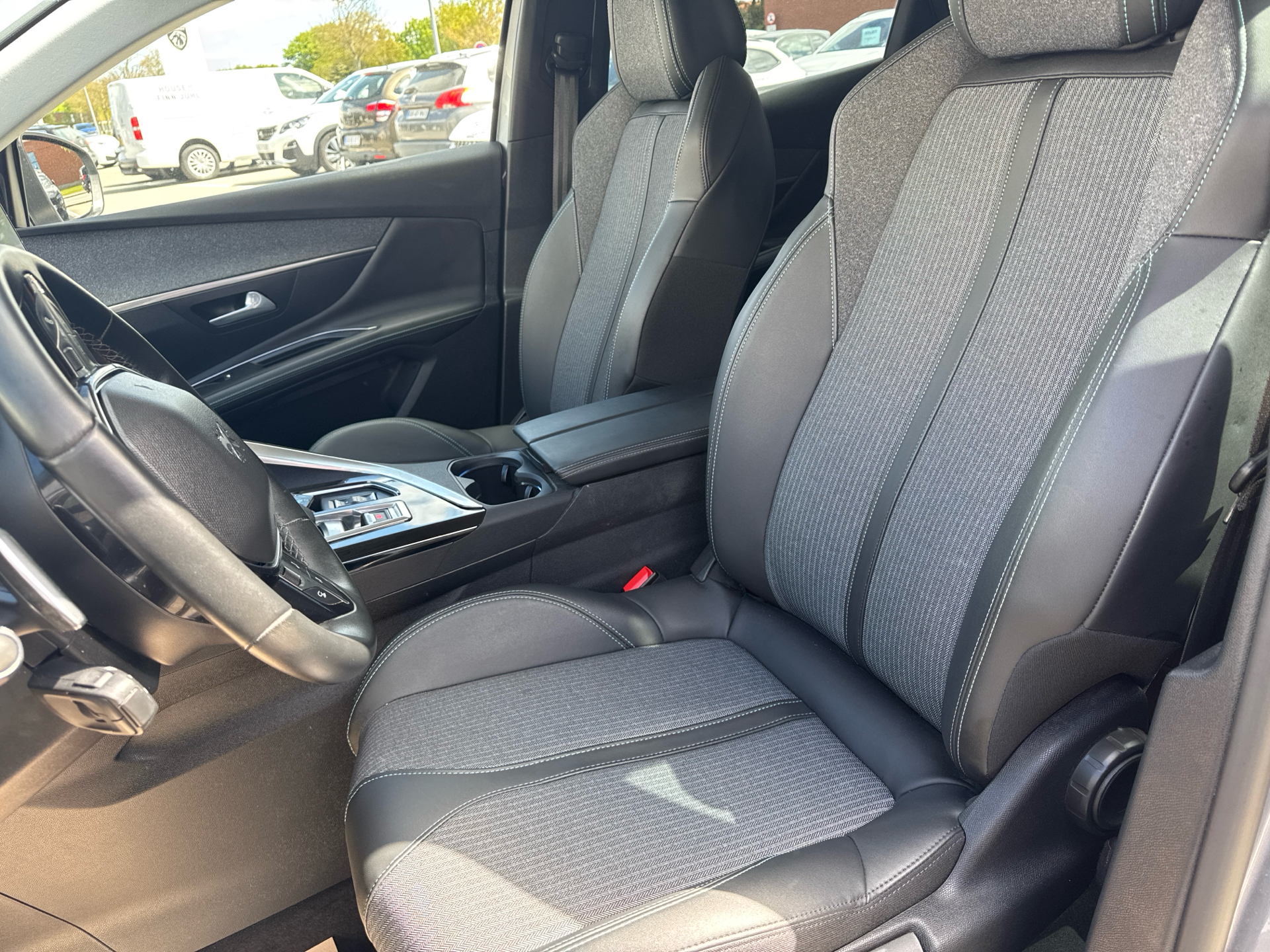Billede af Peugeot 3008 1,6 PureTech  Plugin-hybrid Allure Pack EAT8 225HK 5d 8g Aut.