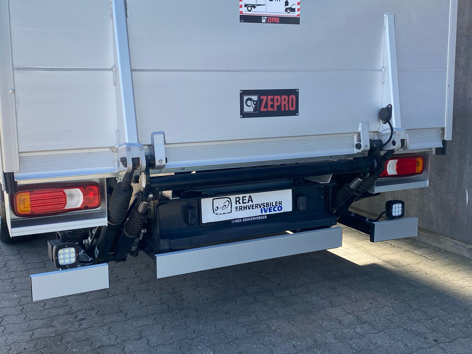 Billede af Iveco Daily 35S18 4100mm 3,0 D 180HK Ladv./Chas. 8g Aut.