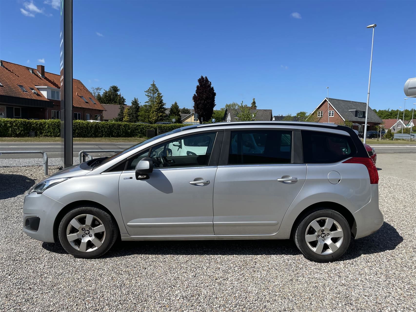 Billede af Peugeot 5008 1,6 BlueHDi Style 120HK Van 6g