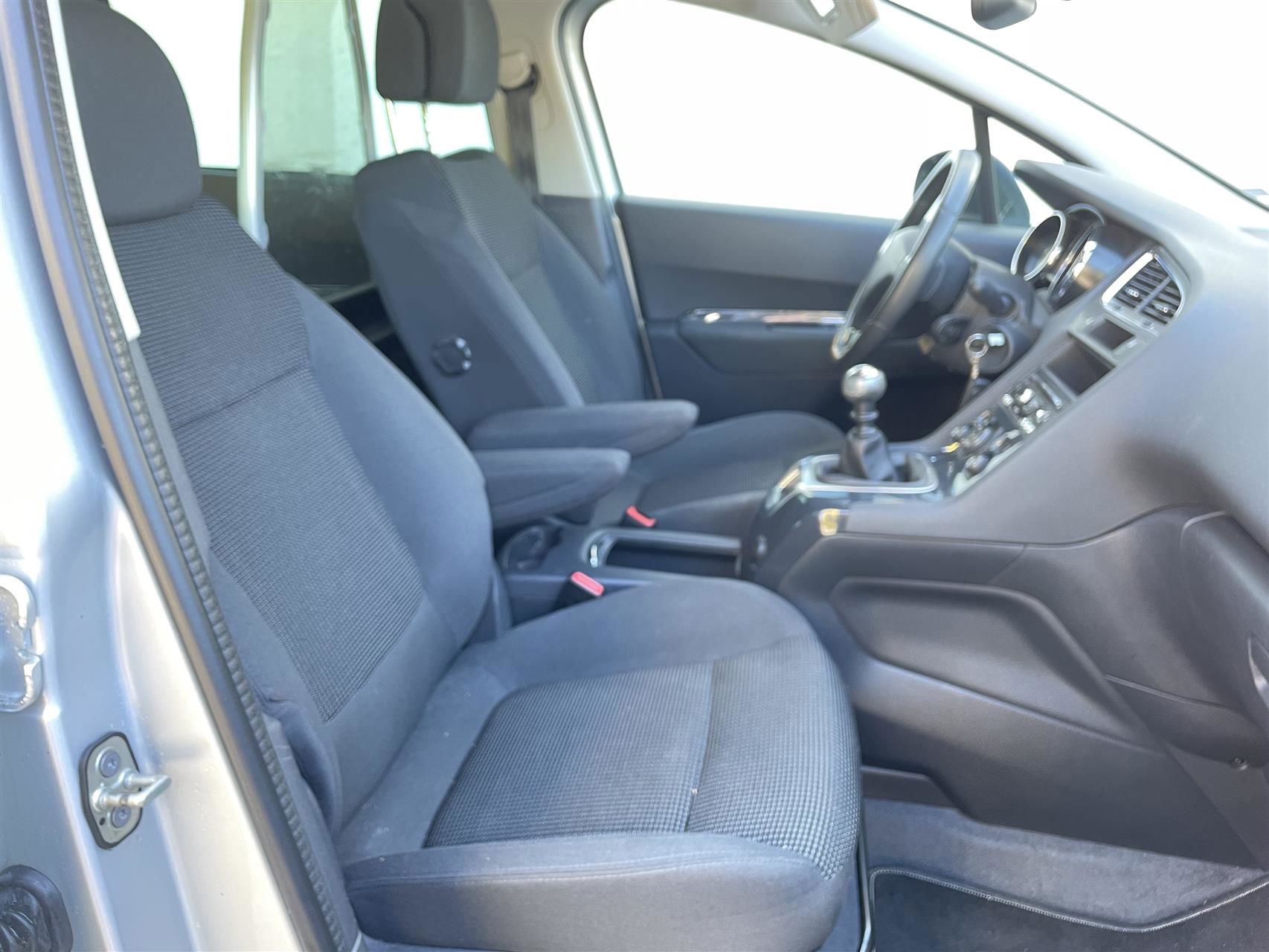 Billede af Peugeot 5008 1,6 BlueHDi Style 120HK Van 6g