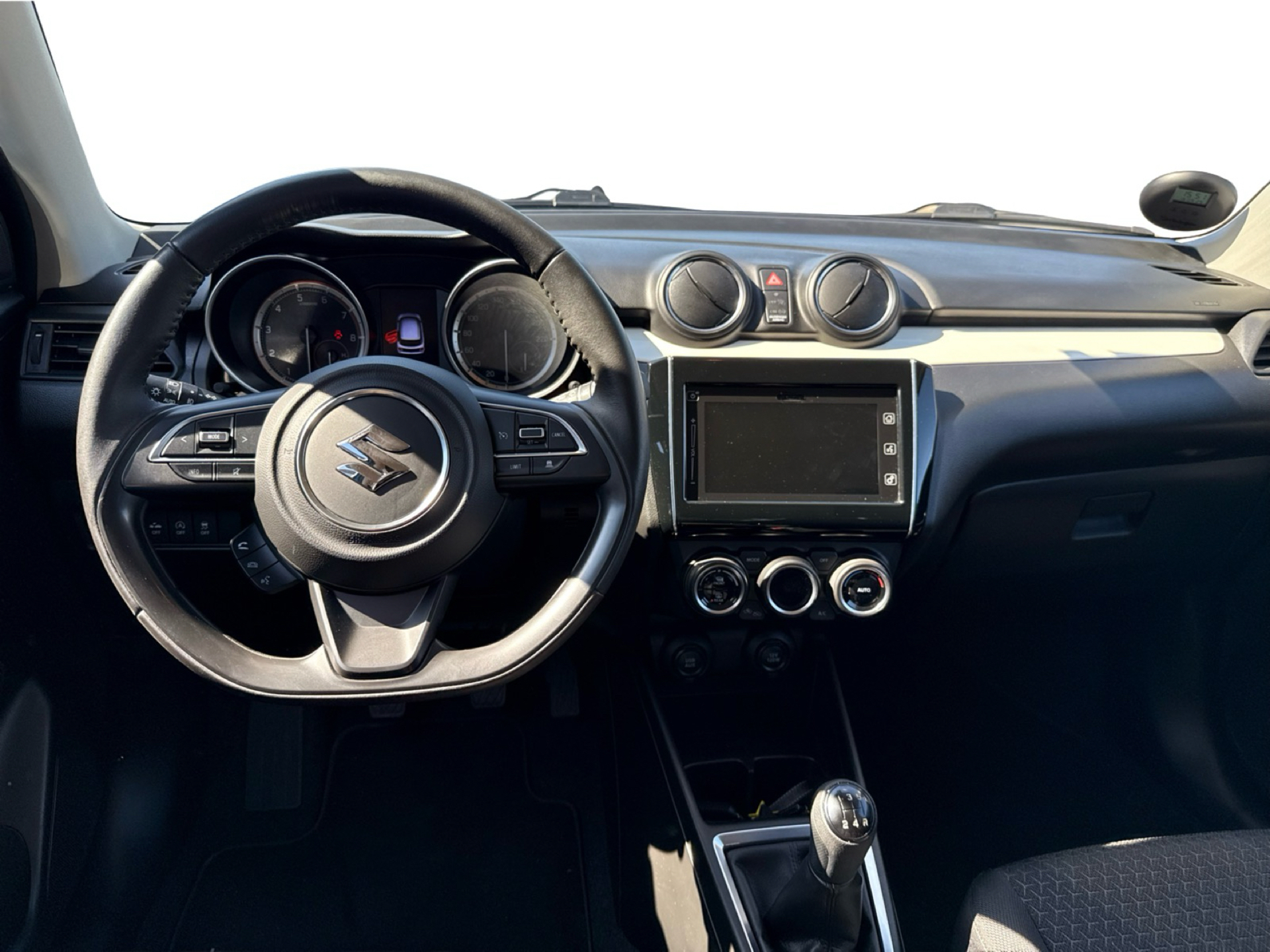 Billede af Suzuki Swift 1,0 Dualjet  Mild hybrid Exclusive Plus mild-hybrid 112HK 5d