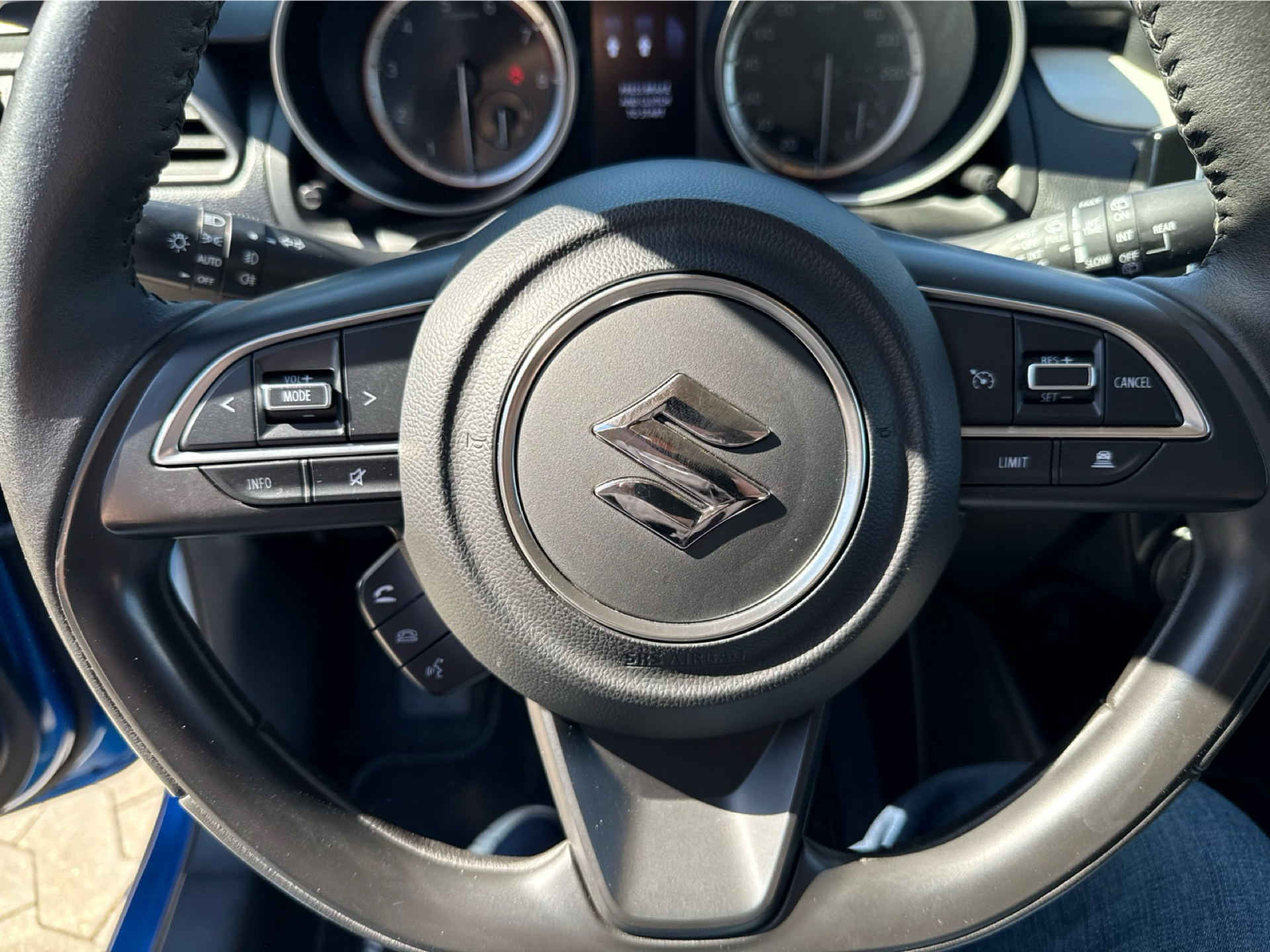 Billede af Suzuki Swift 1,0 Dualjet  Mild hybrid Exclusive Plus mild-hybrid 112HK 5d