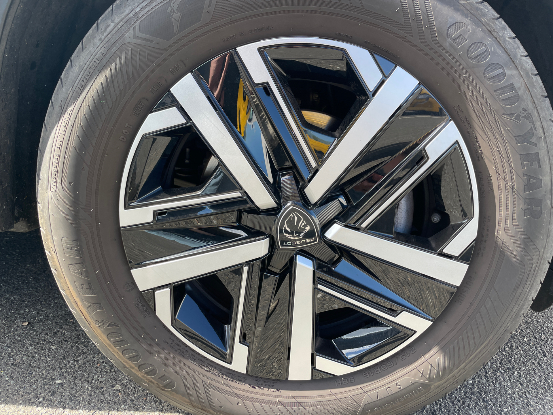 Billede af Peugeot 2008 1,2 PureTech Active+ 100HK 5d 6g