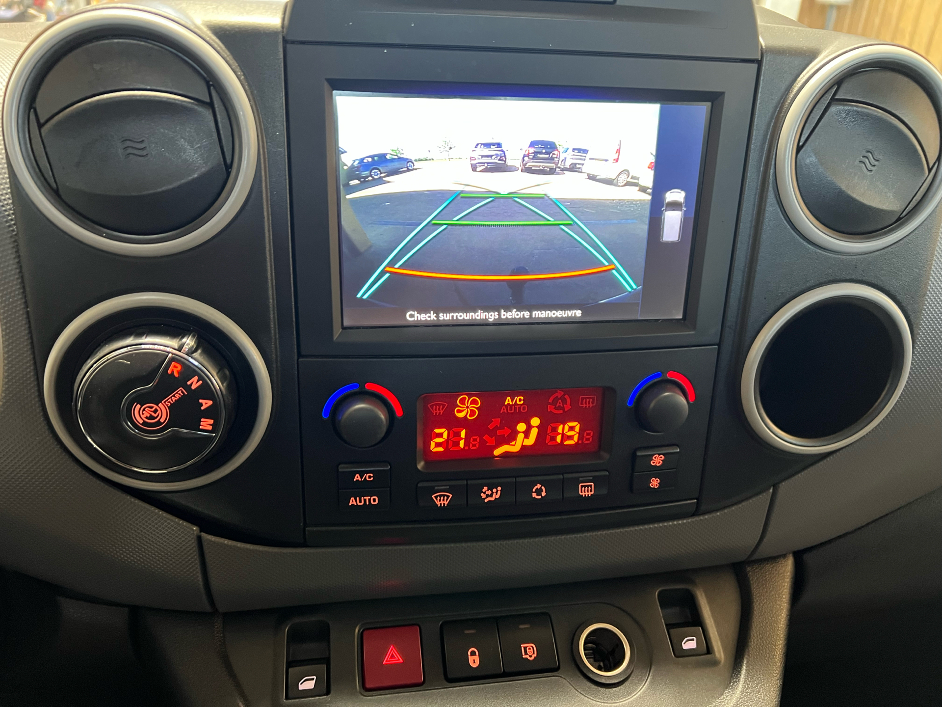 Billede af Peugeot Partner L1 1,6 BlueHDi Premium ESG 100HK Van Aut.