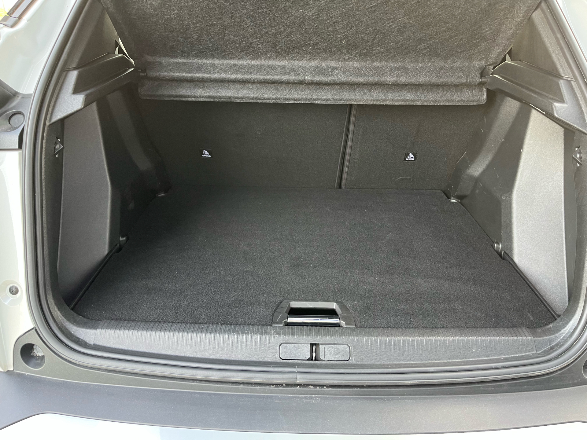 Billede af Peugeot 2008 1,2 PureTech Allure Pack EAT8 130HK 5d 8g Aut.