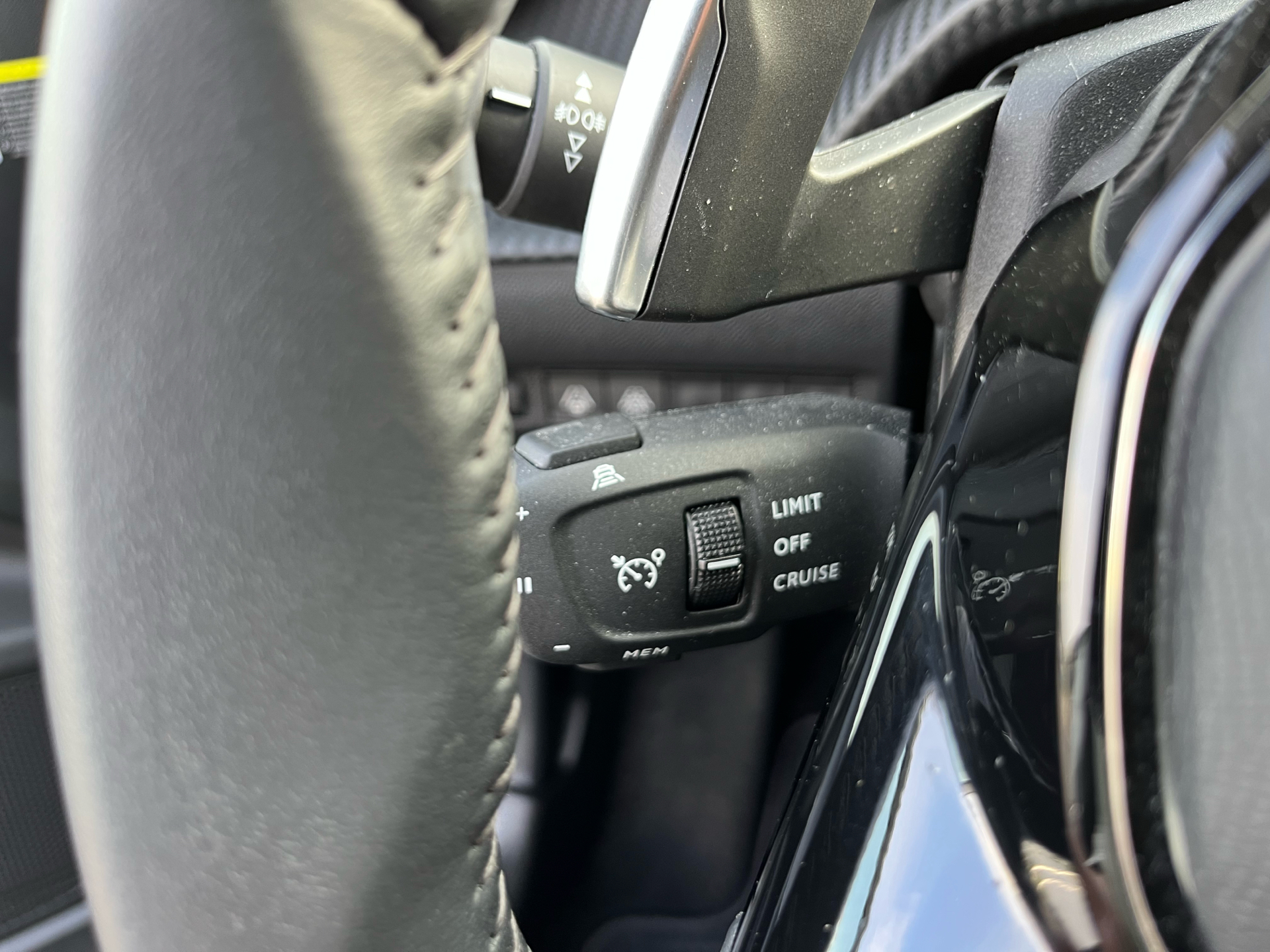 Billede af Peugeot 2008 1,2 PureTech Allure Pack EAT8 130HK 5d 8g Aut.