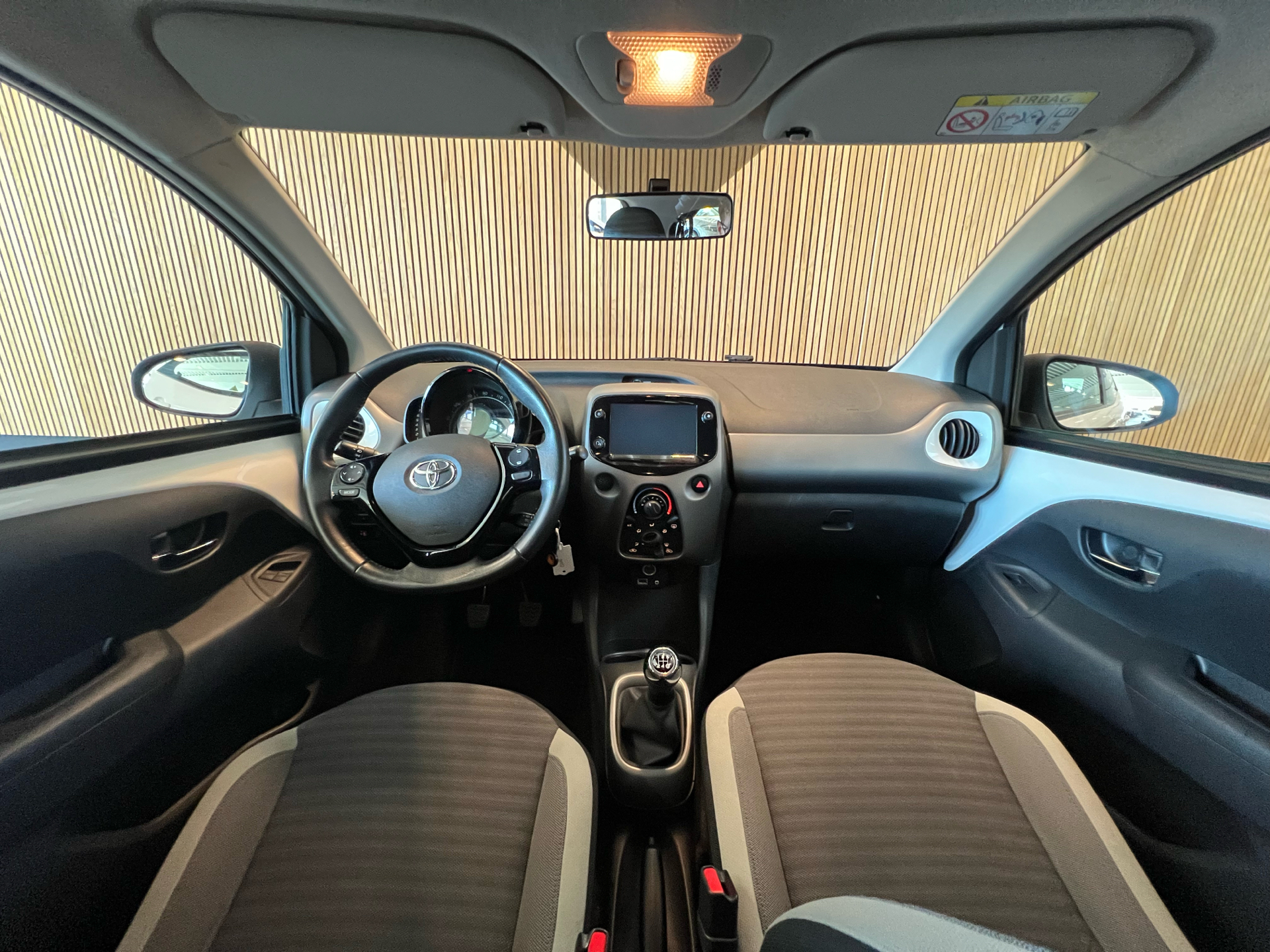 Billede af Toyota Aygo 1,0 VVT-I X-plore DAB+ 72HK 5d