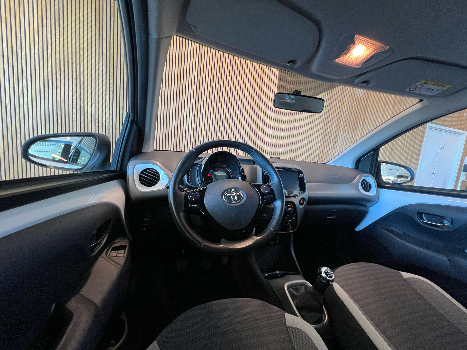 Billede af Toyota Aygo 1,0 VVT-I X-plore DAB+ 72HK 5d