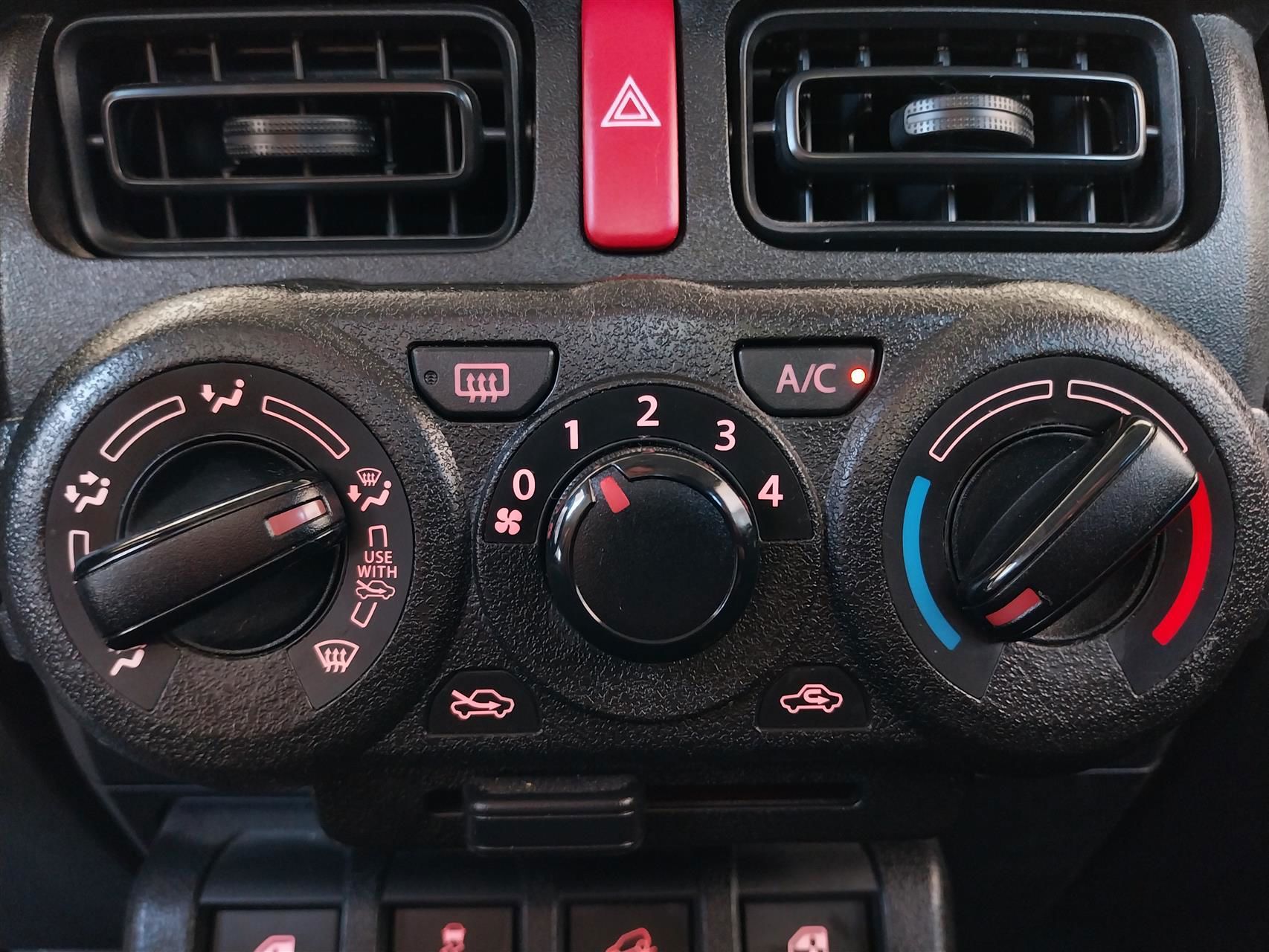 Billede af Suzuki Jimny 1,5 Touch AllGrip 102HK Van