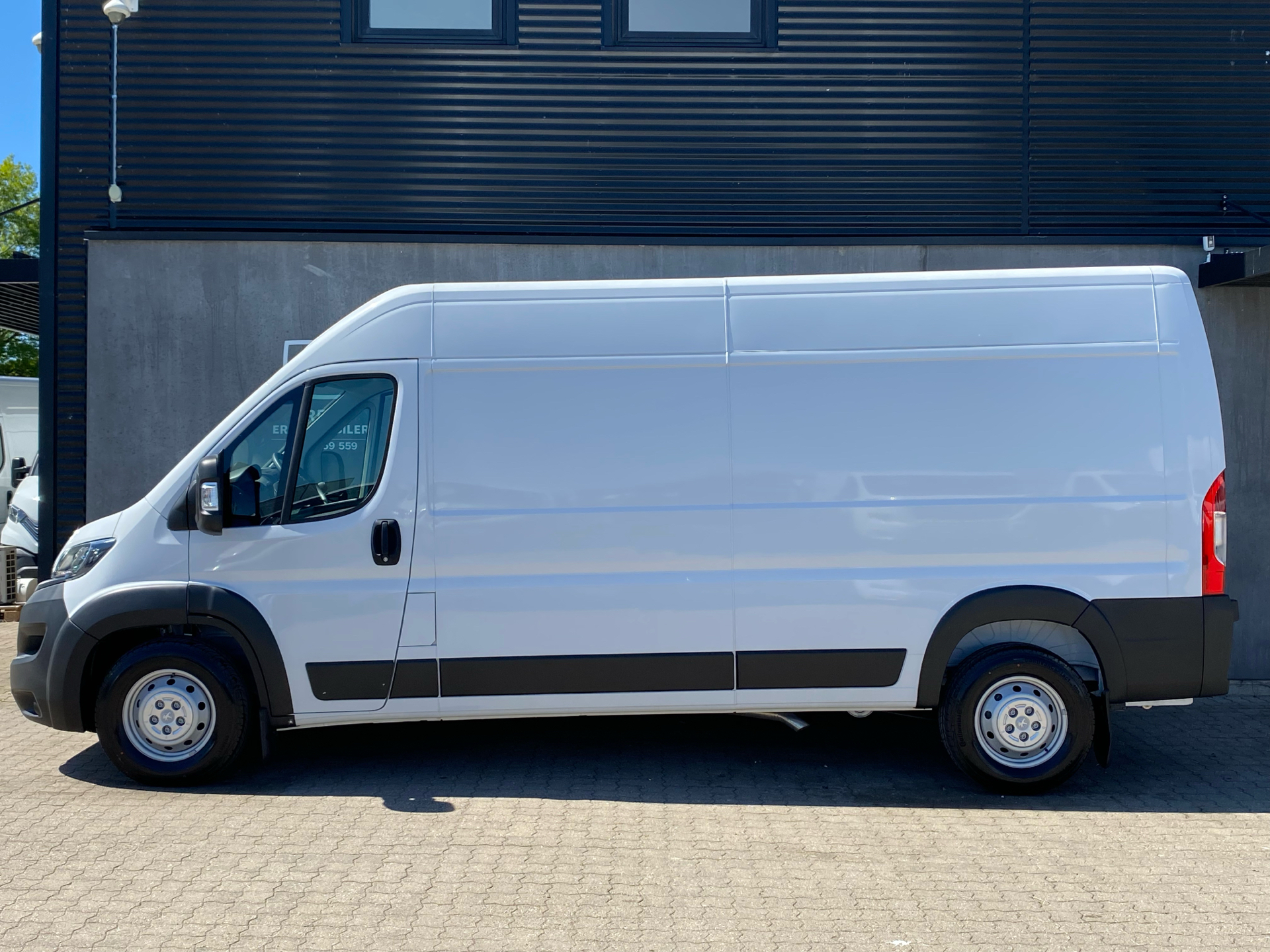 Billede af Peugeot Boxer 435 L3H2 2,2 BlueHDi Premium 165HK Van 6g