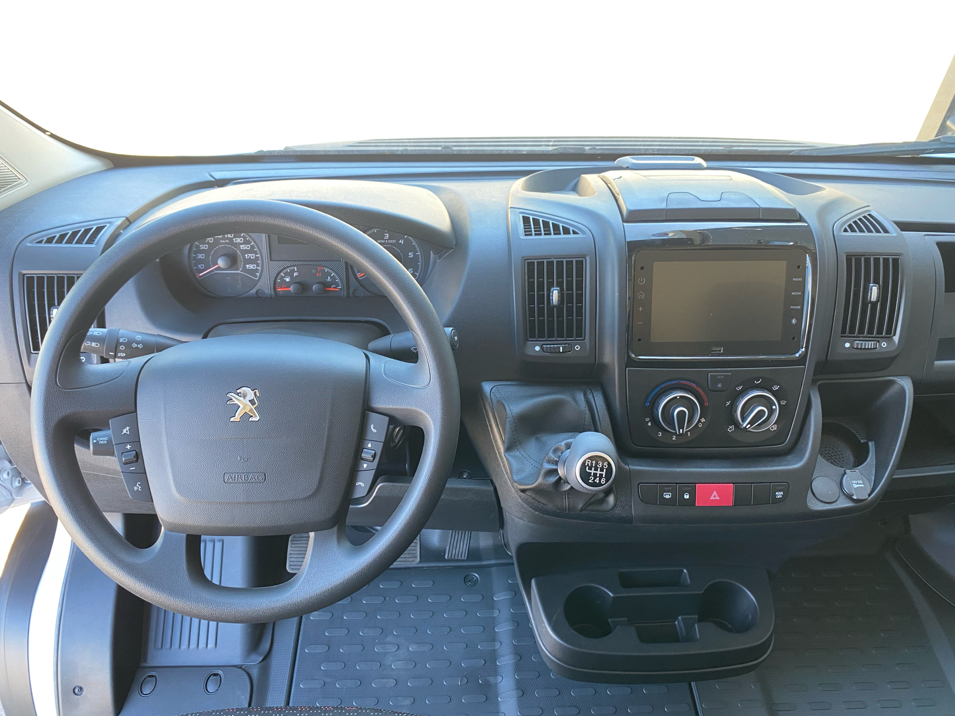 Billede af Peugeot Boxer 435 L3H2 2,2 BlueHDi Premium 165HK Van 6g