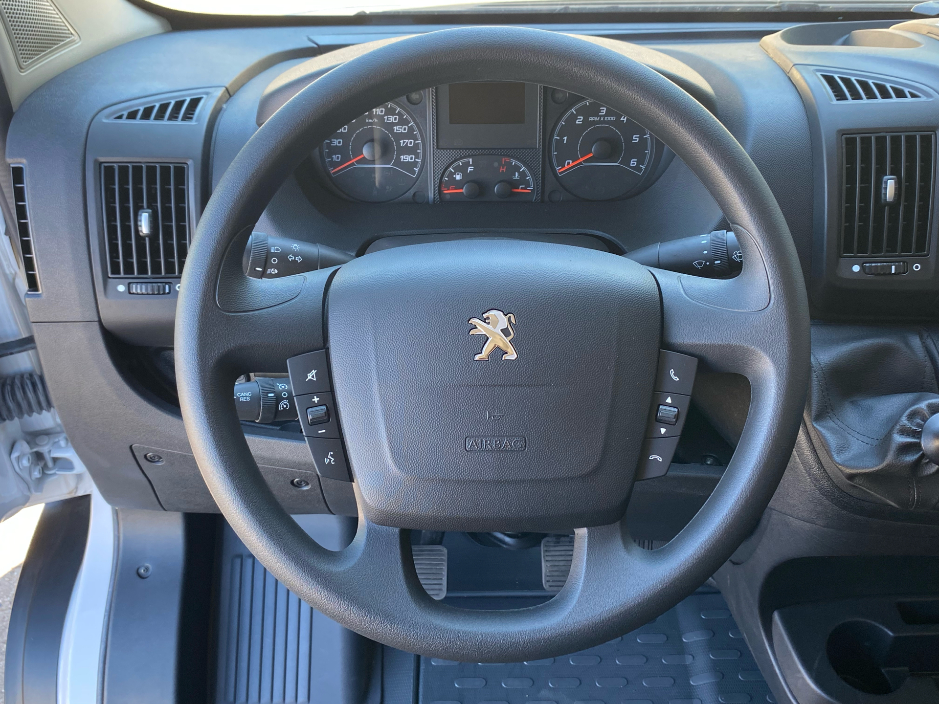 Billede af Peugeot Boxer 435 L3H2 2,2 BlueHDi Premium 165HK Van 6g