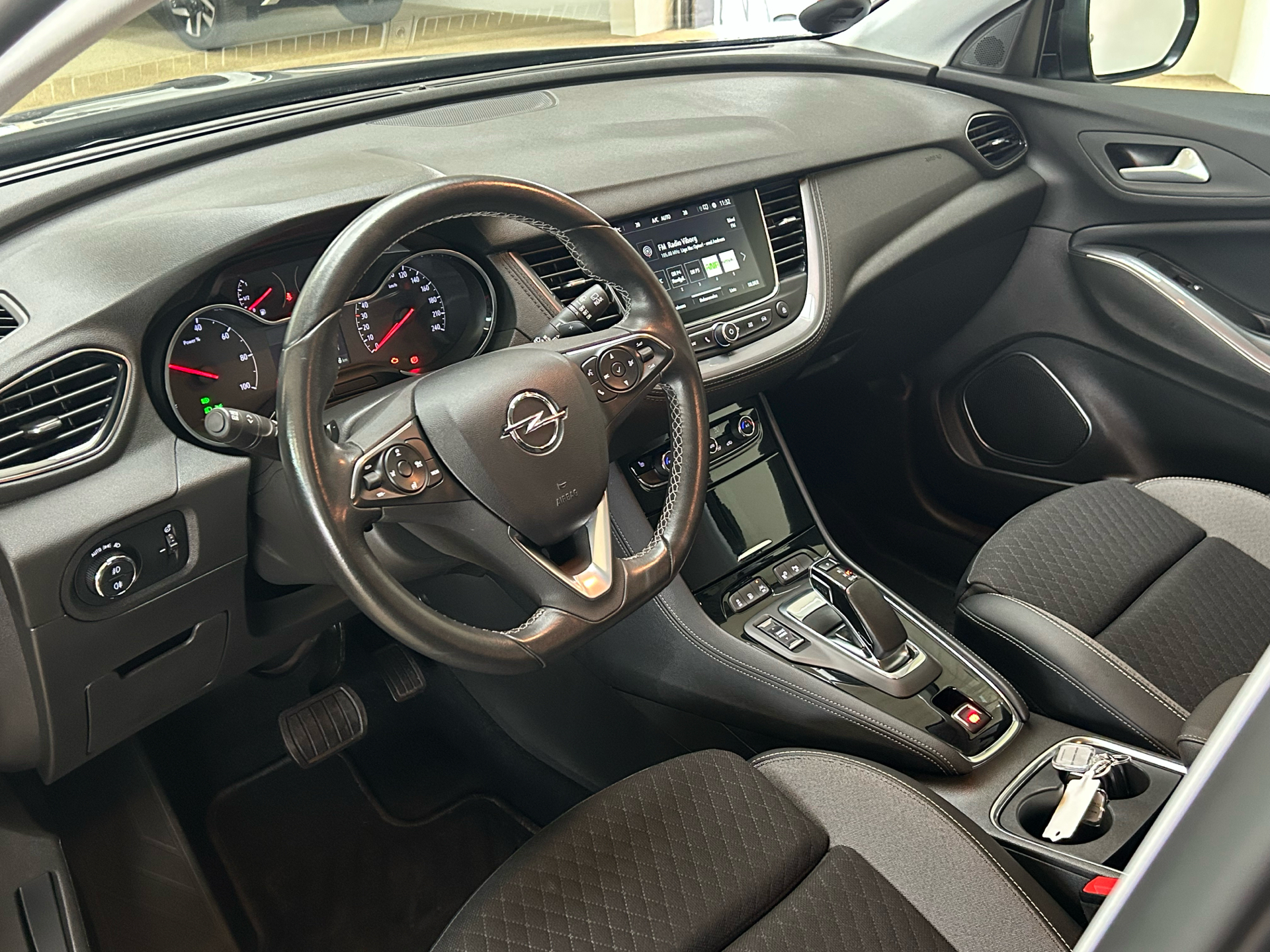 Billede af Opel Grandland X 1,6 PHEV  Plugin-hybrid Cosmo Prestige Pack 225HK 5d 8g Aut.