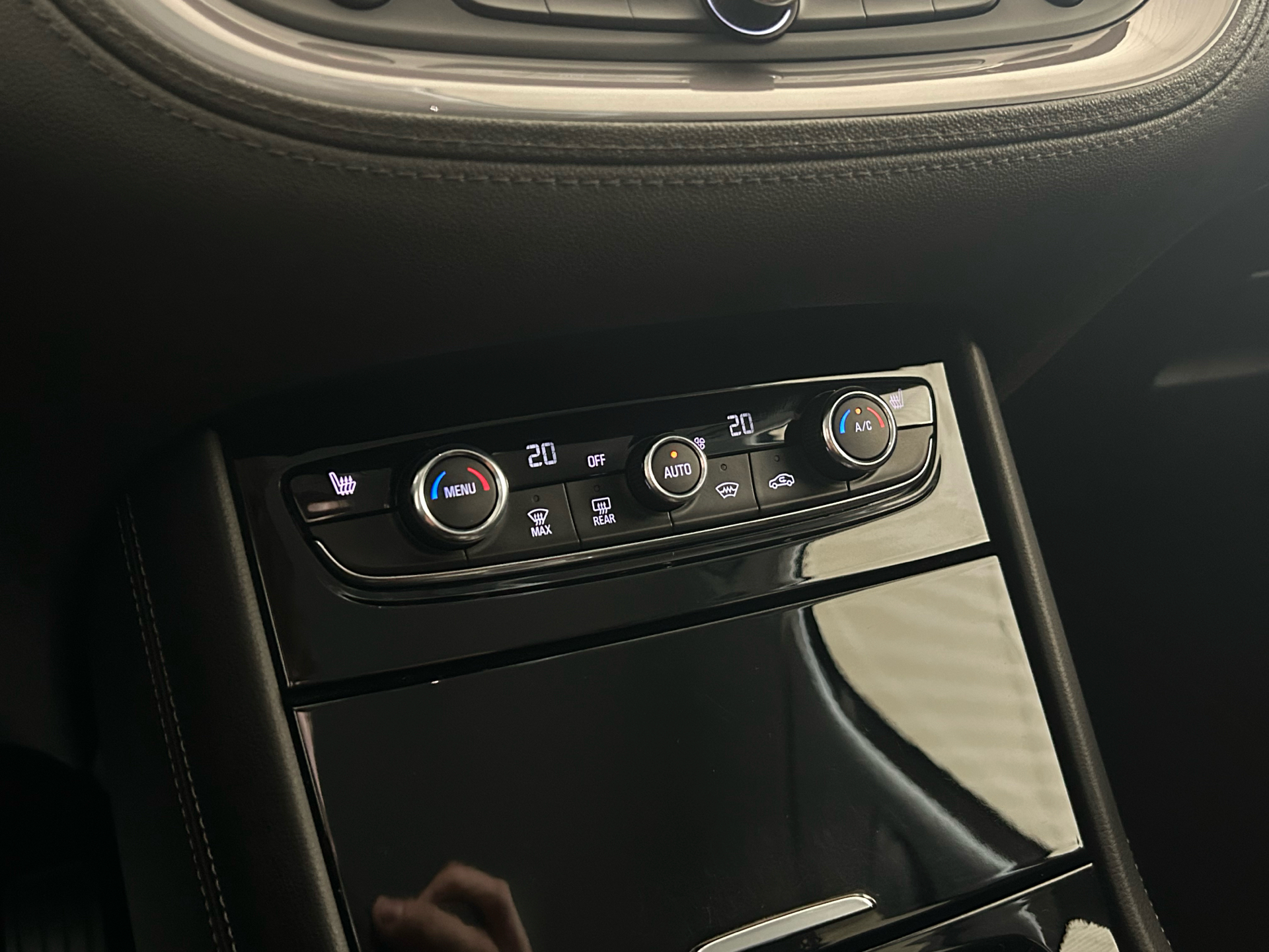 Billede af Opel Grandland X 1,6 PHEV  Plugin-hybrid Cosmo Prestige Pack 225HK 5d 8g Aut.