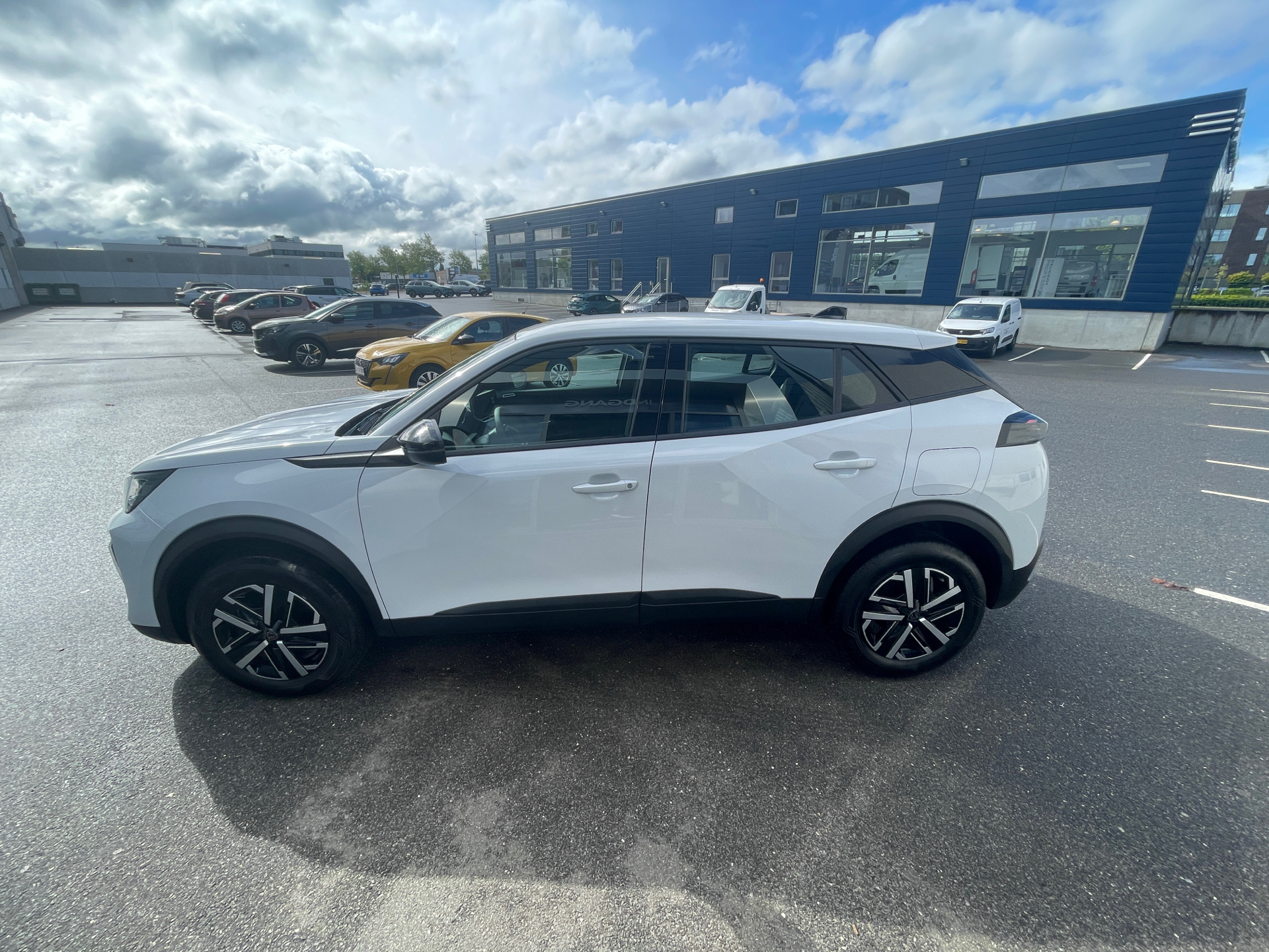 Billede af Peugeot 2008 1,2 PureTech Active+ 100HK 5d 6g