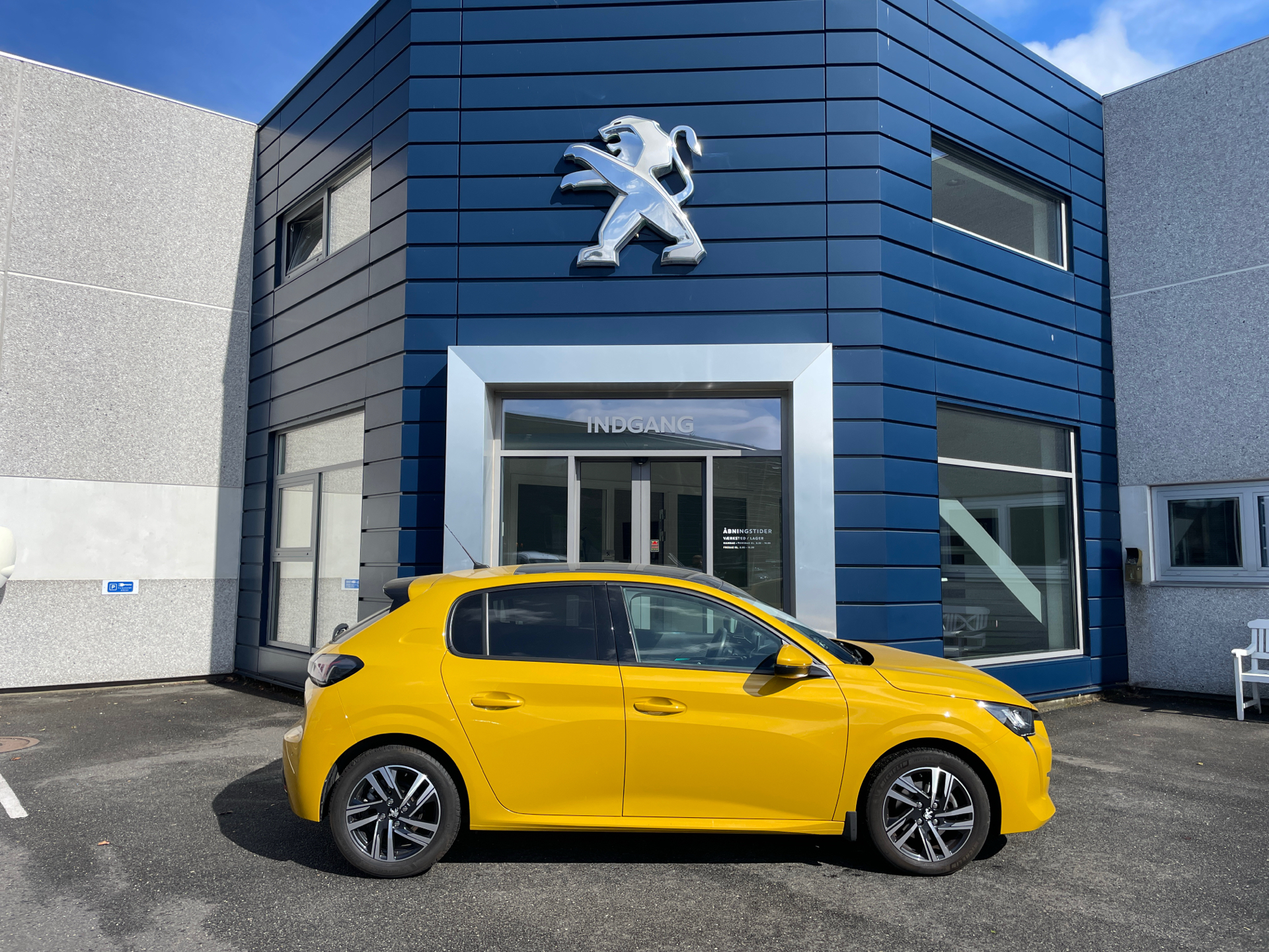 Billede af Peugeot 208 1,2 PureTech Allure Sky 100HK 5d 6g