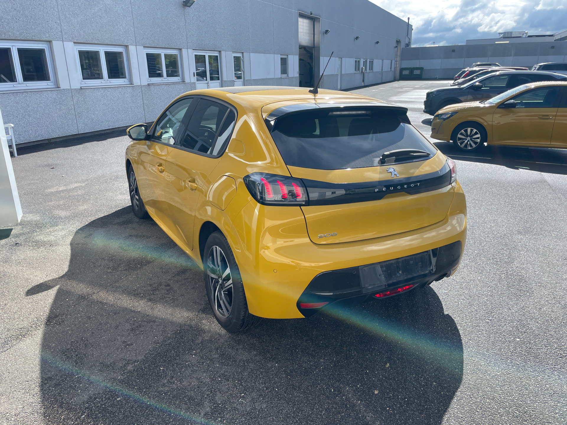 Billede af Peugeot 208 1,2 PureTech Allure Sky 100HK 5d 6g