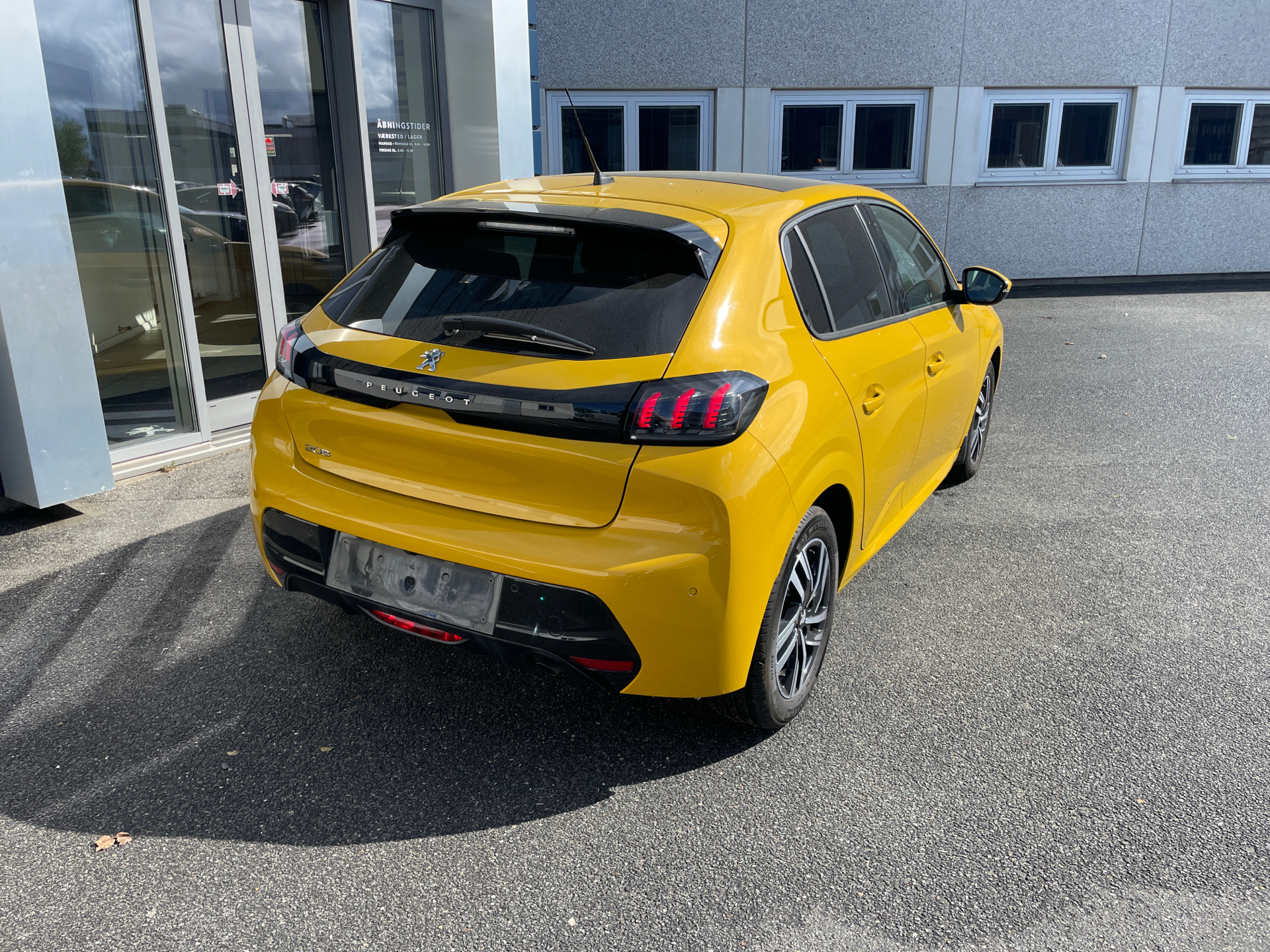 Billede af Peugeot 208 1,2 PureTech Allure Sky 100HK 5d 6g