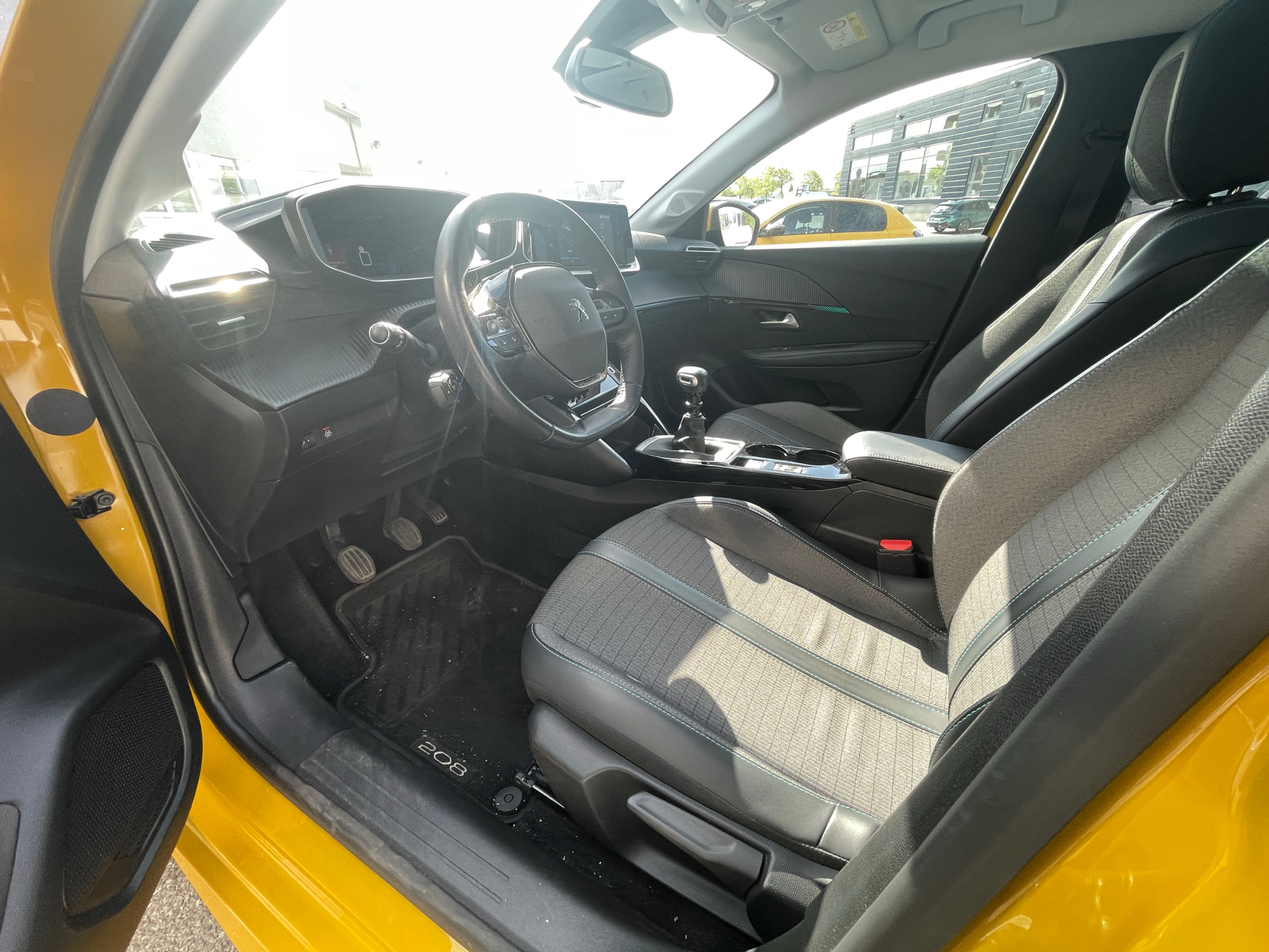 Billede af Peugeot 208 1,2 PureTech Allure Sky 100HK 5d 6g