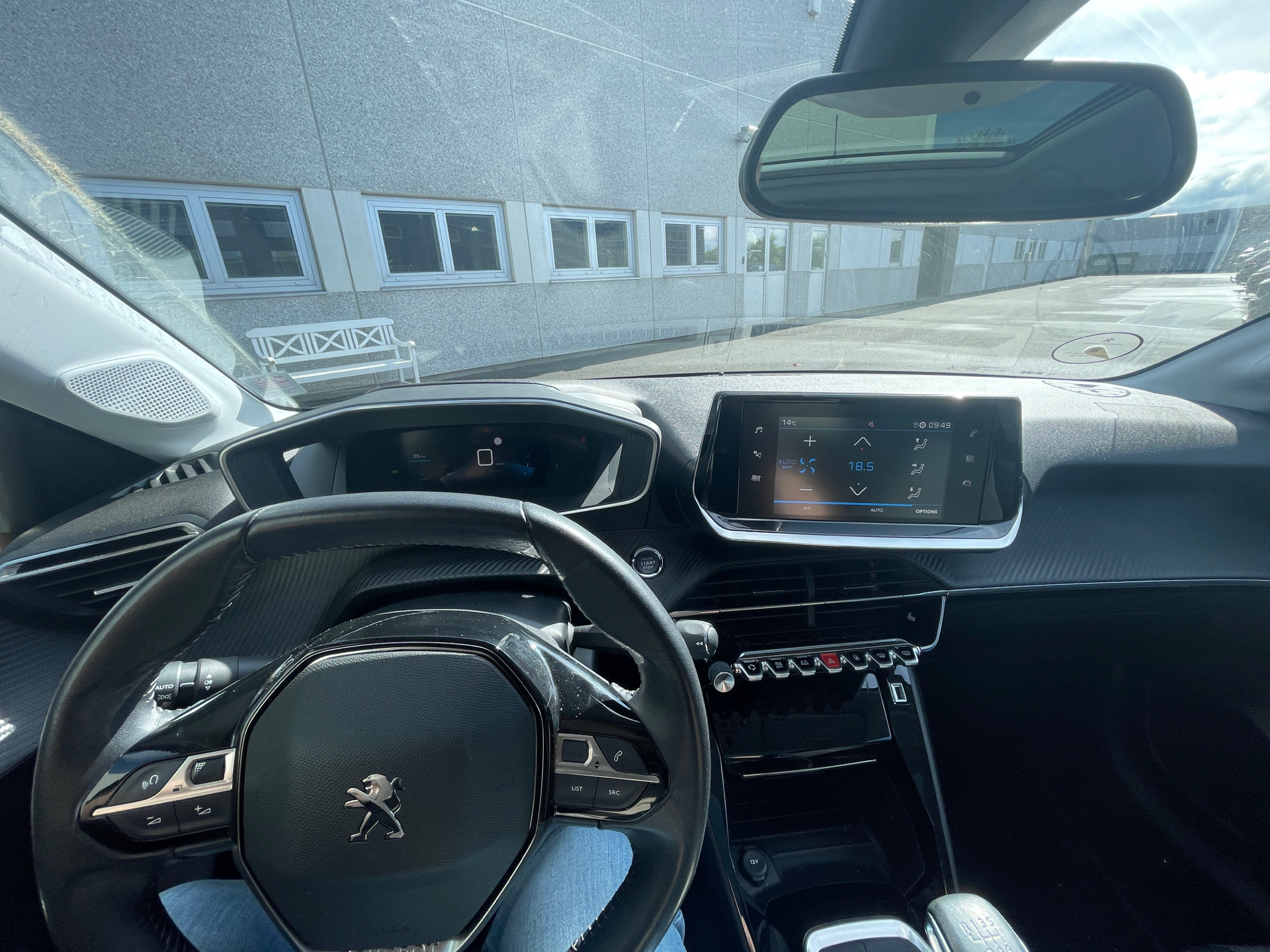 Billede af Peugeot 208 1,2 PureTech Allure Sky 100HK 5d 6g