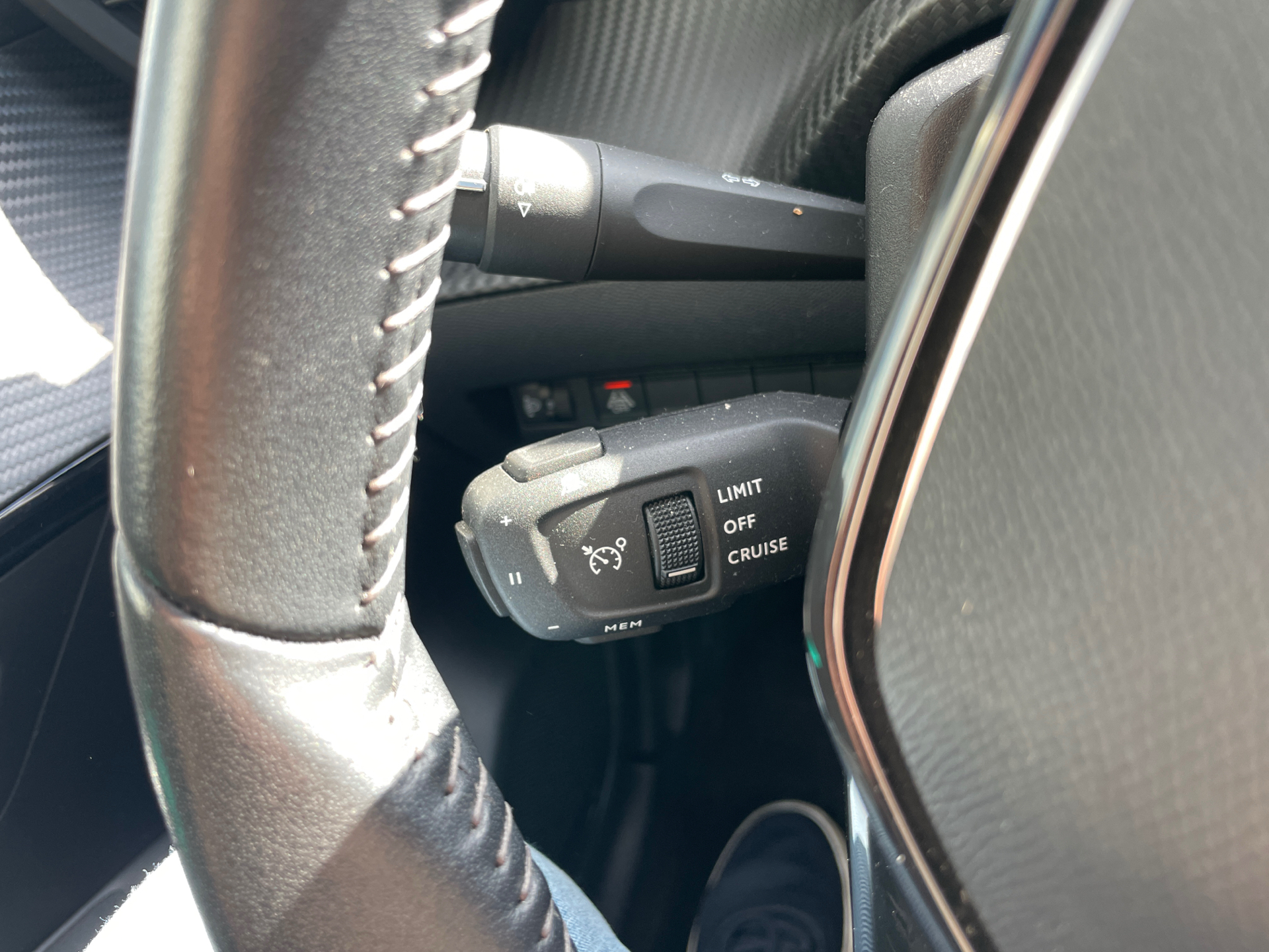 Billede af Peugeot 208 1,2 PureTech Allure Sky 100HK 5d 6g