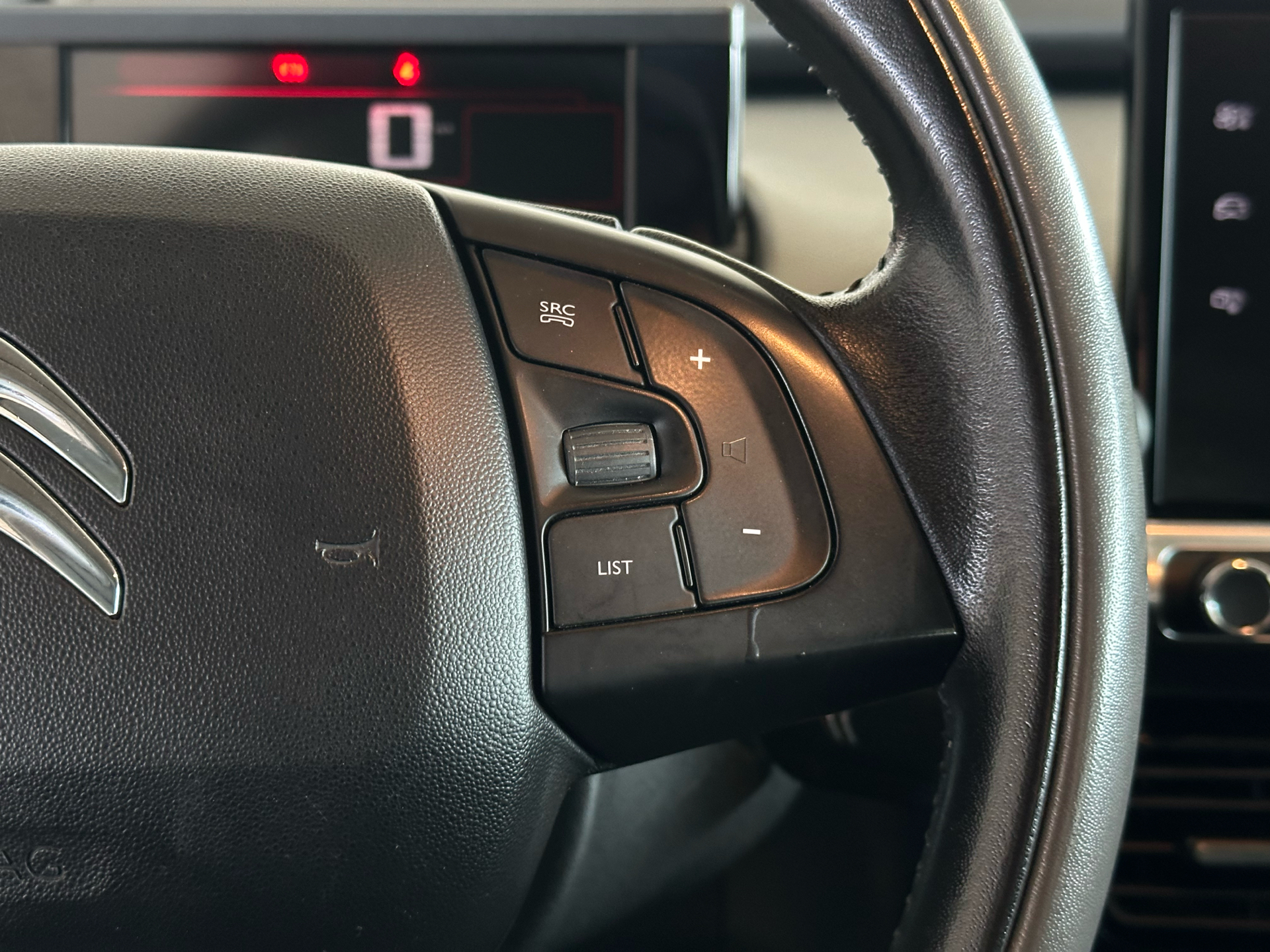 Billede af Citroën C4 Cactus 1,6 Blue HDi Feel Complet start/stop 100HK Van