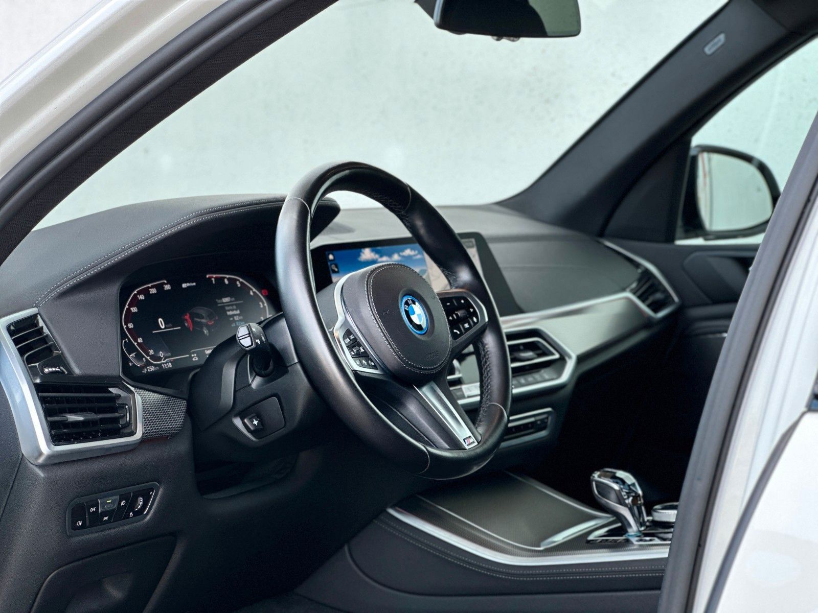 Billede af BMW X5 45e 3,0 Plugin-hybrid M-Sport XDrive Steptronic 399HK 5d 8g Aut.