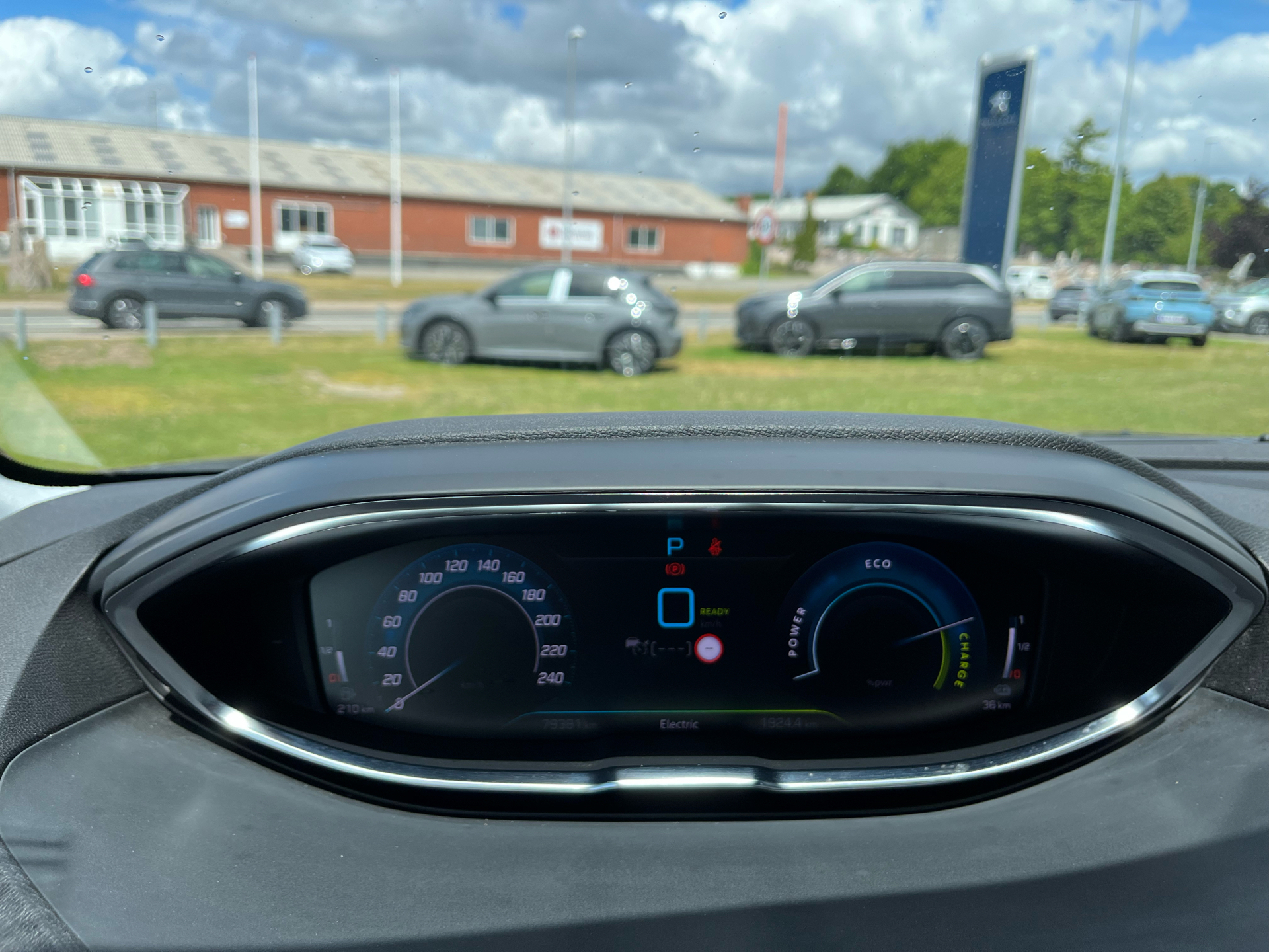 Billede af Peugeot 3008 1,6 PureTech  Plugin-hybrid Allure Pack EAT8 225HK 5d 8g Aut.